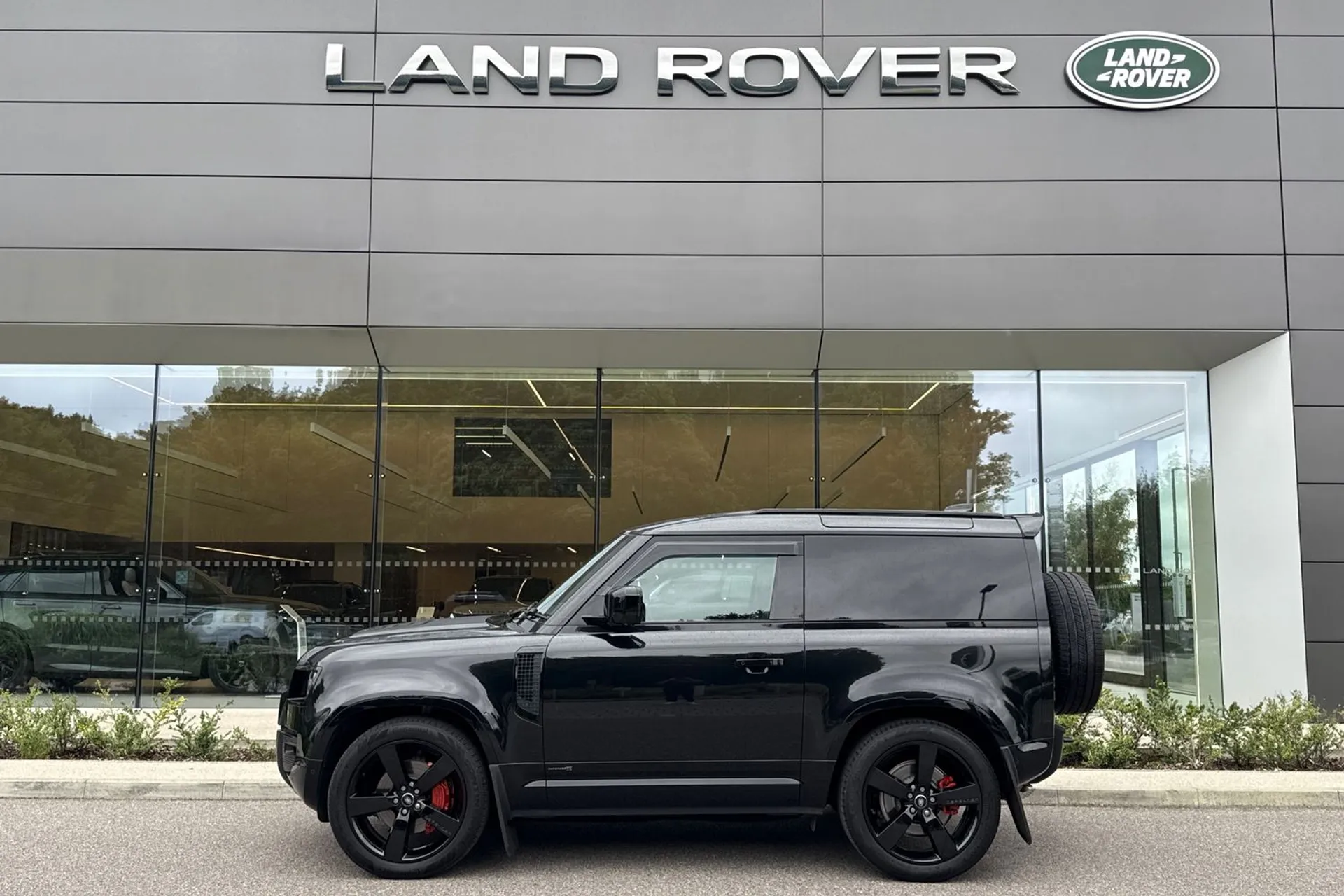 LAND ROVER DEFENDER thumbnail image number 11