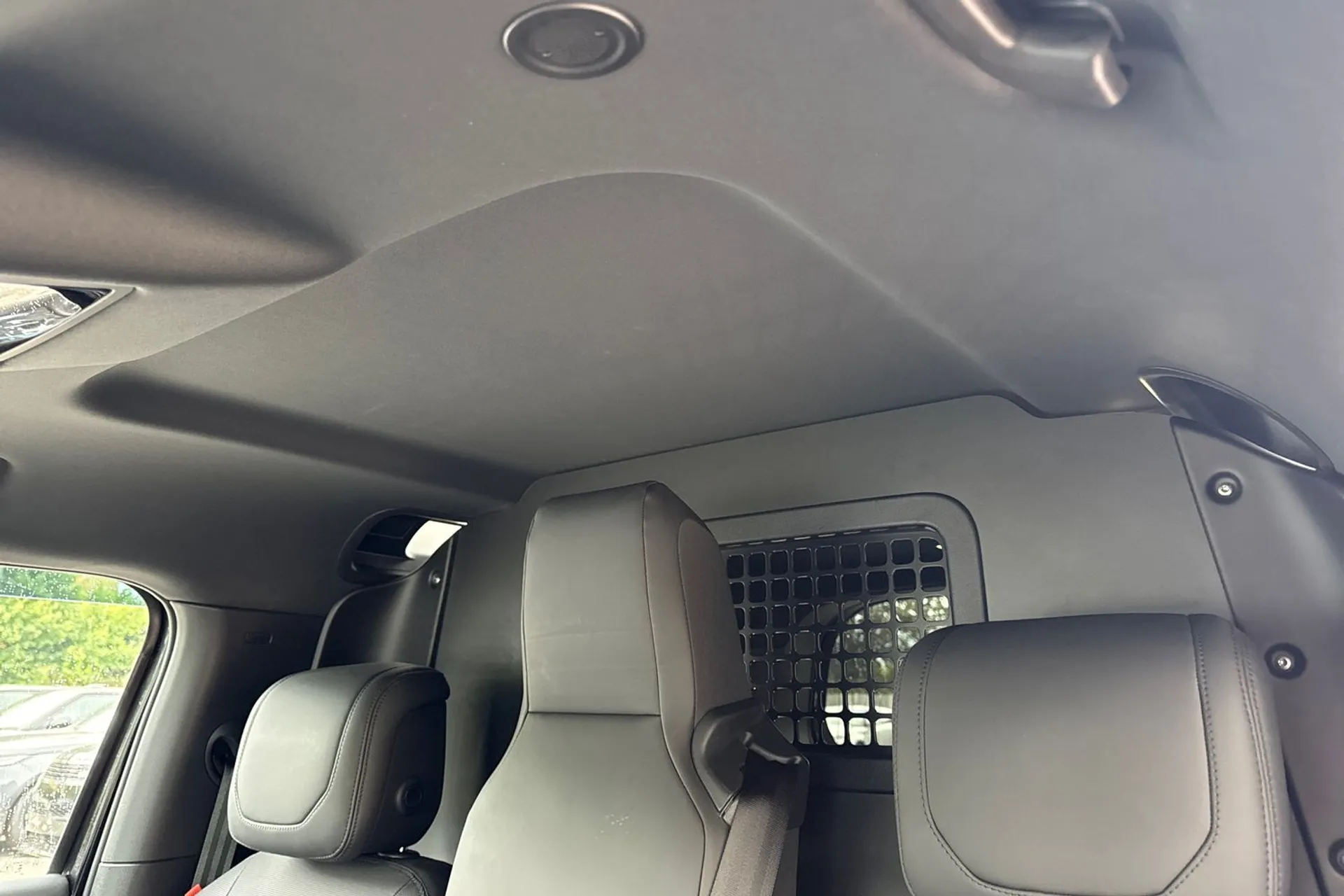LAND ROVER DEFENDER thumbnail image number 5