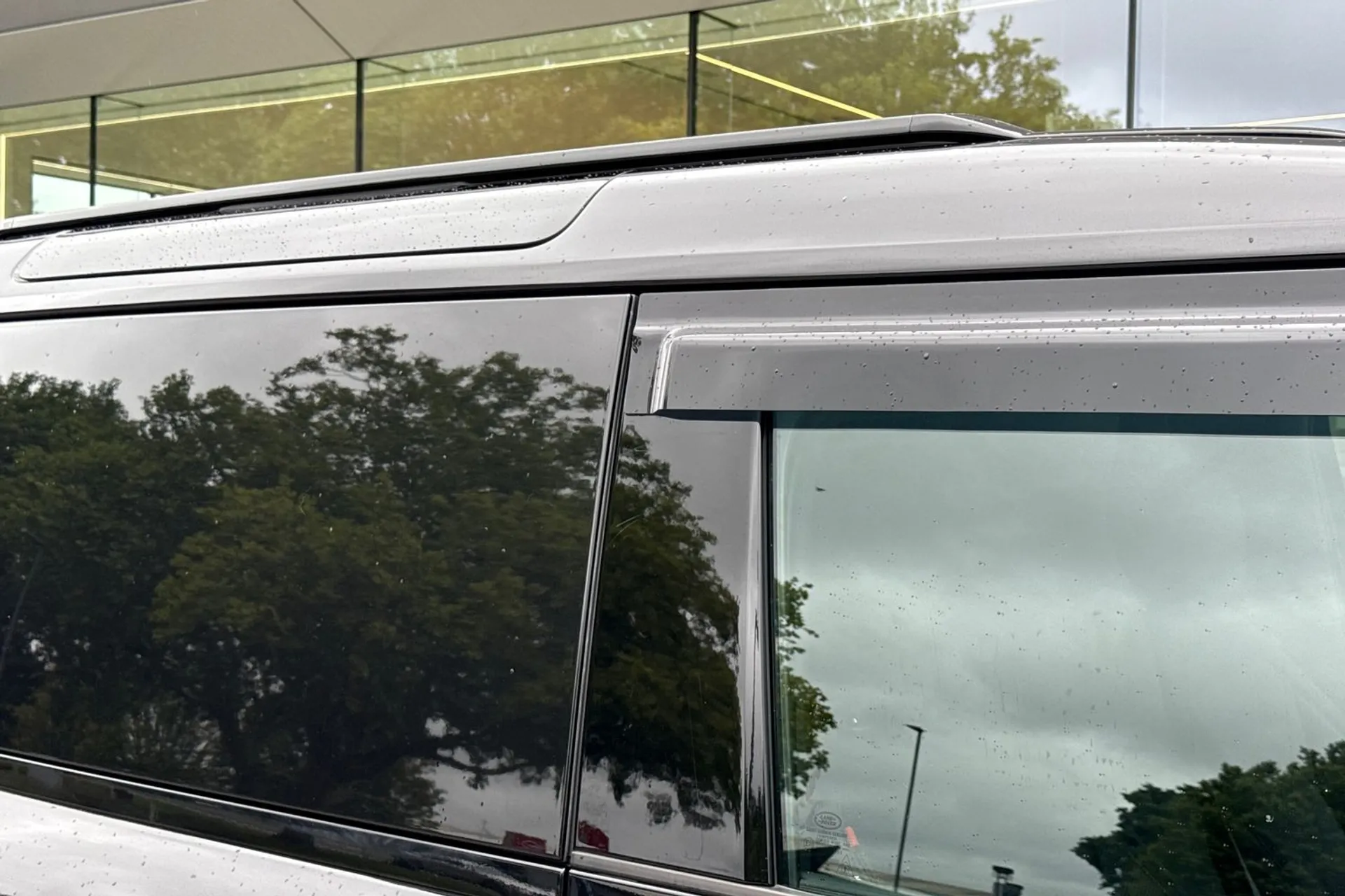 LAND ROVER DEFENDER thumbnail image number 39