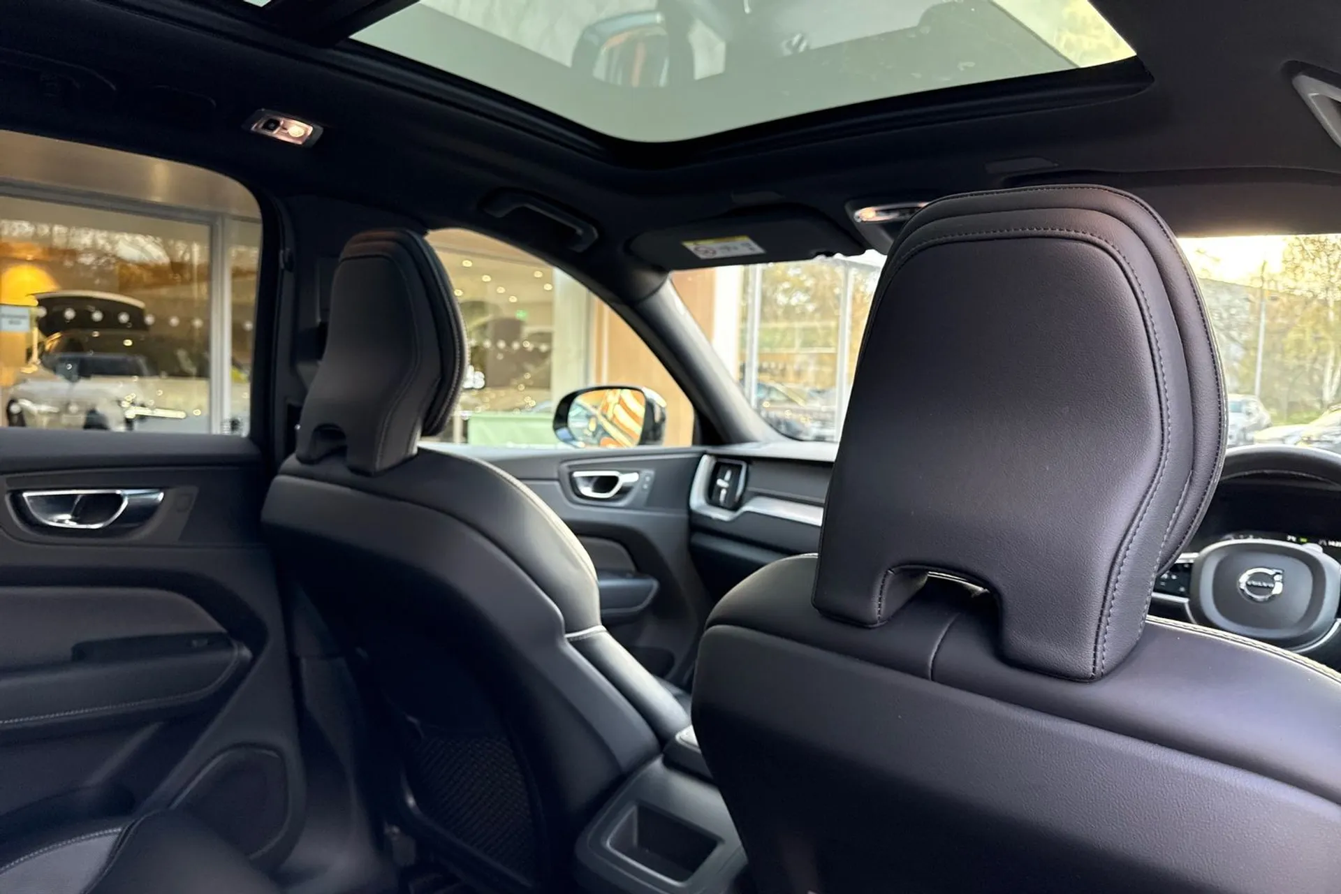 Volvo XC60 thumbnail image number 24