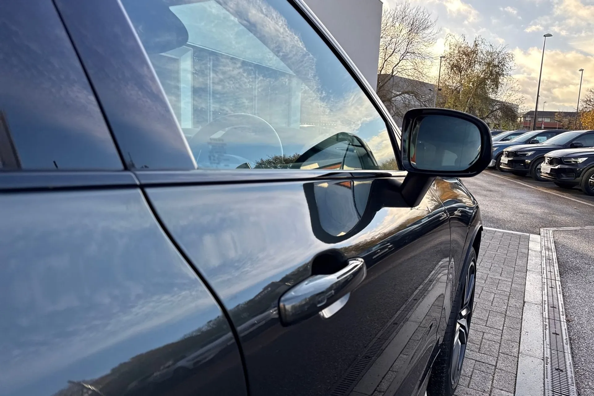 Volvo XC60 thumbnail image number 17