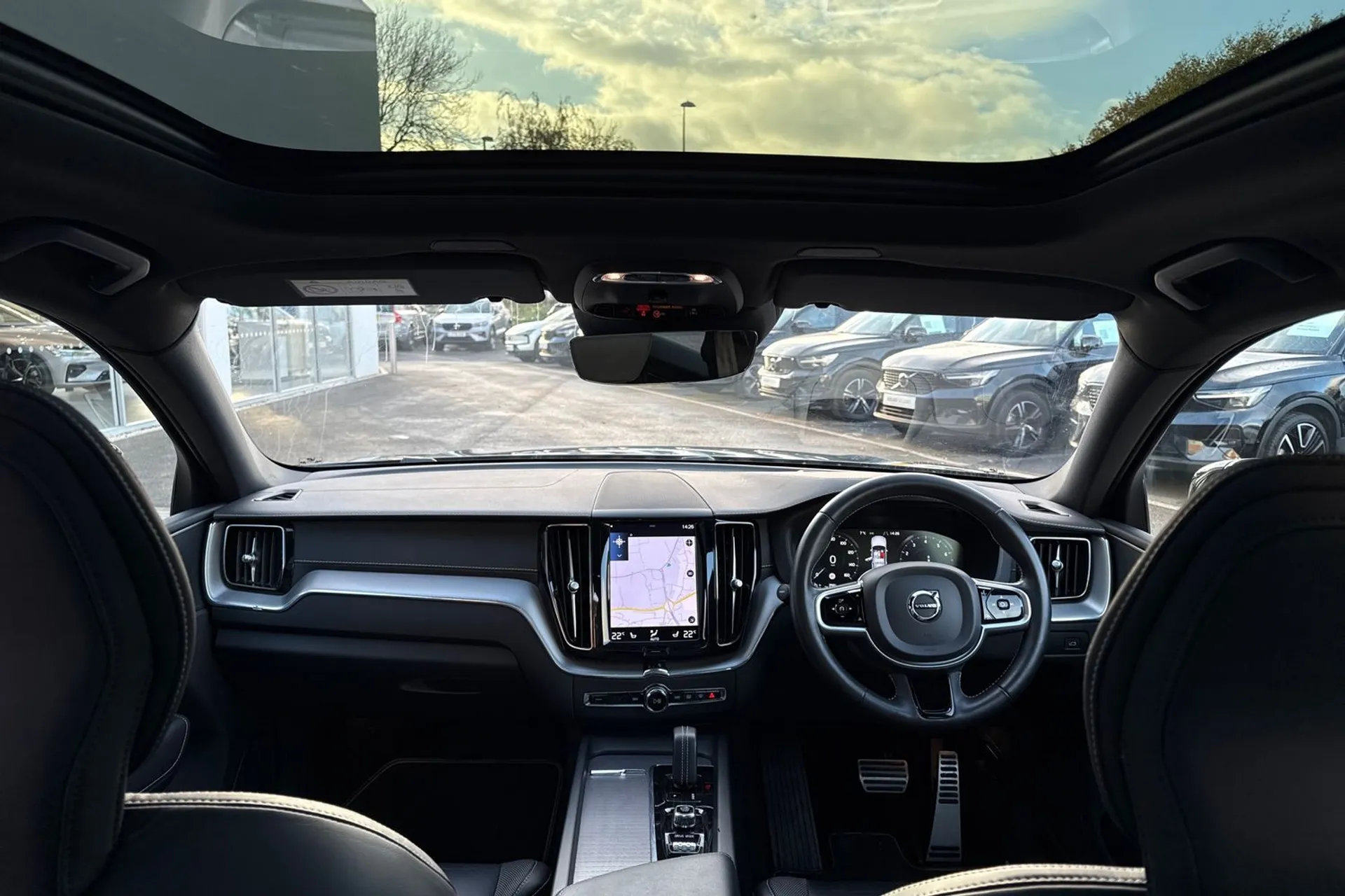 Volvo XC60 thumbnail image number 3