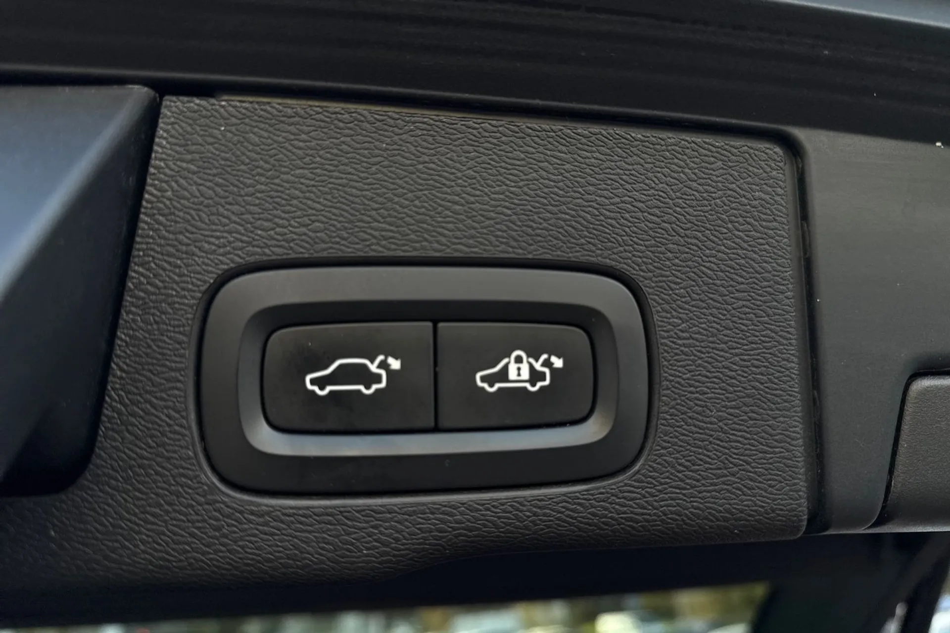 Volvo XC60 thumbnail image number 21