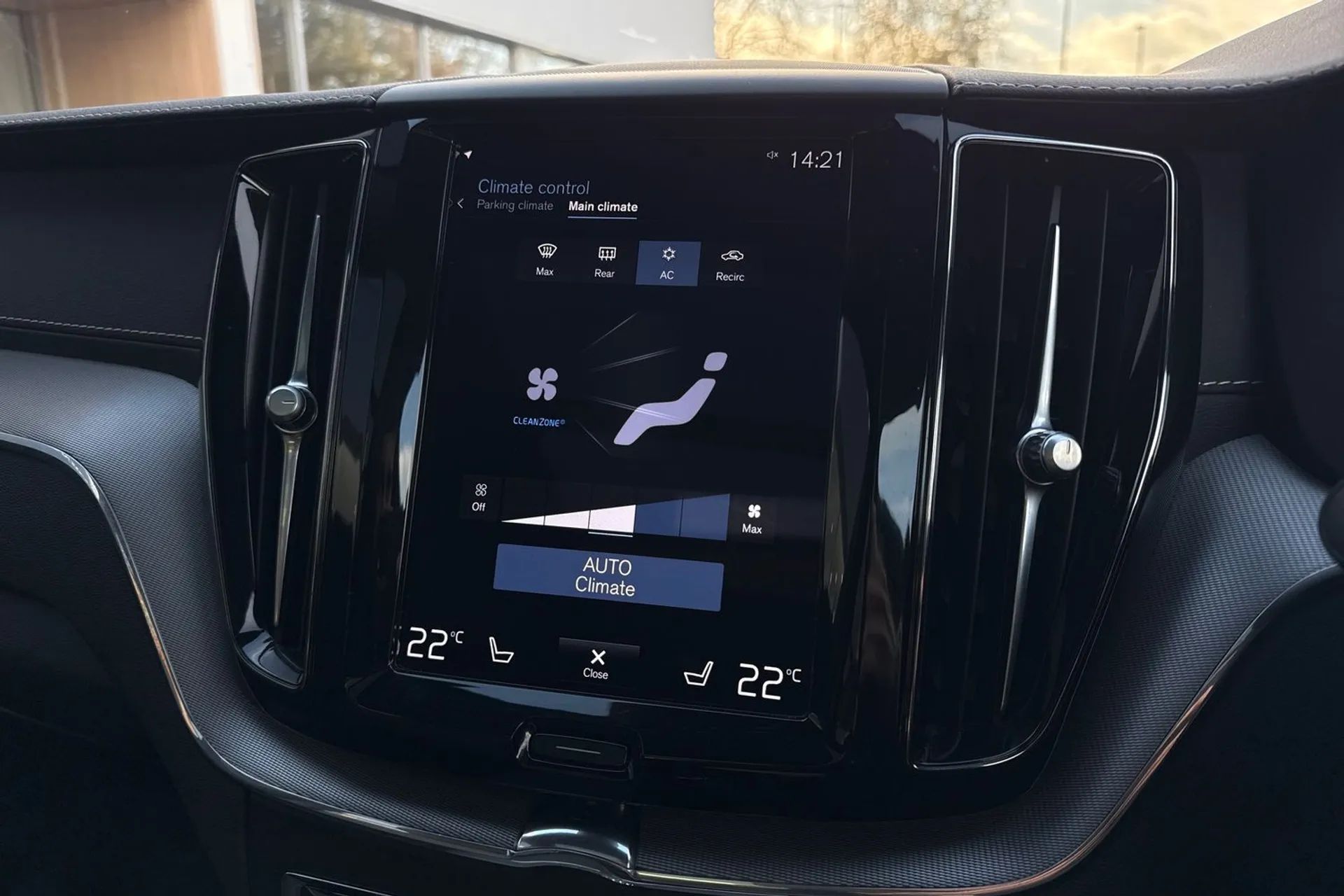 Volvo XC60 thumbnail image number 38