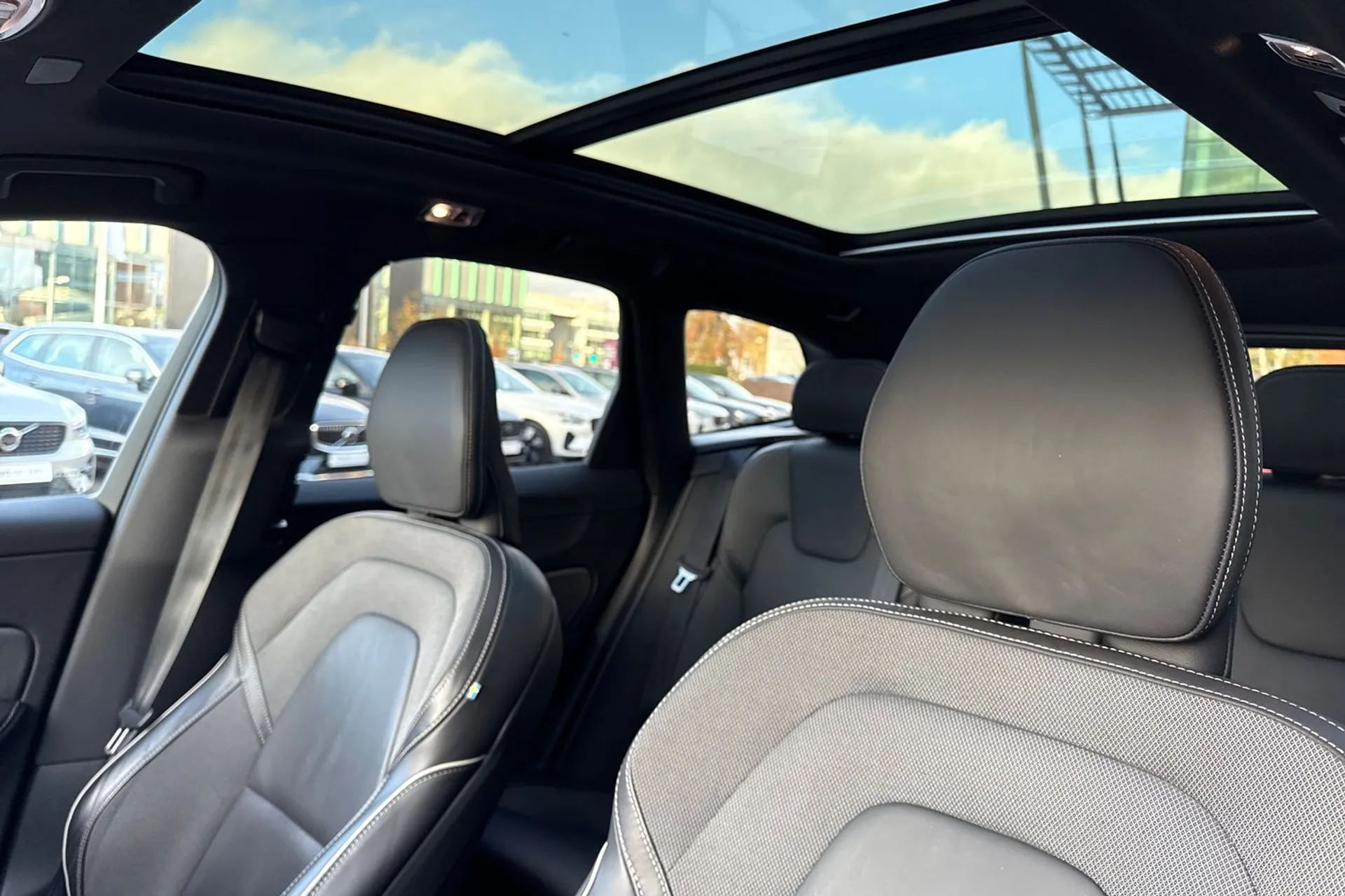 Volvo XC60 thumbnail image number 29