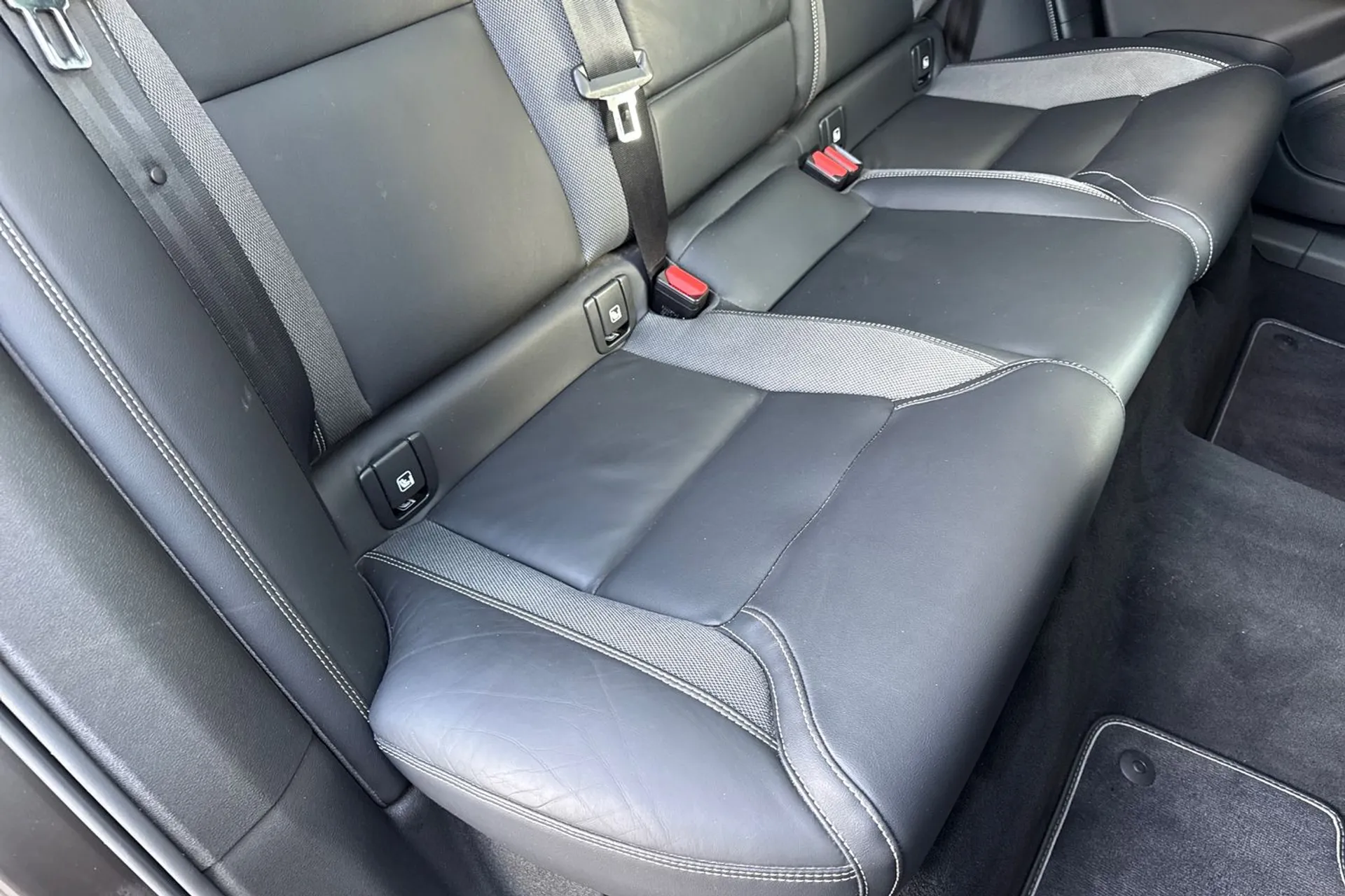 Volvo XC60 thumbnail image number 25