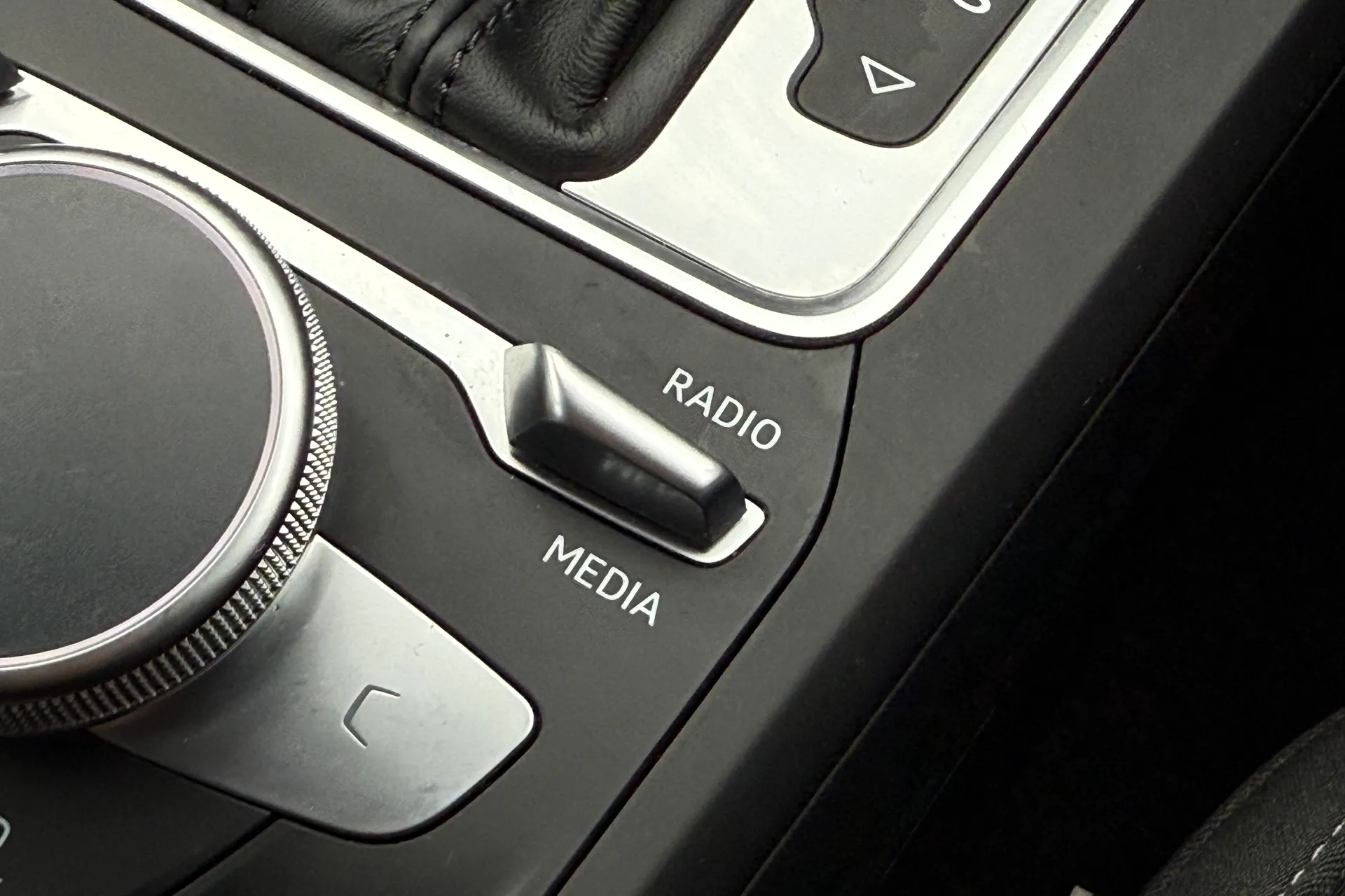 Audi Q2 thumbnail image number 21