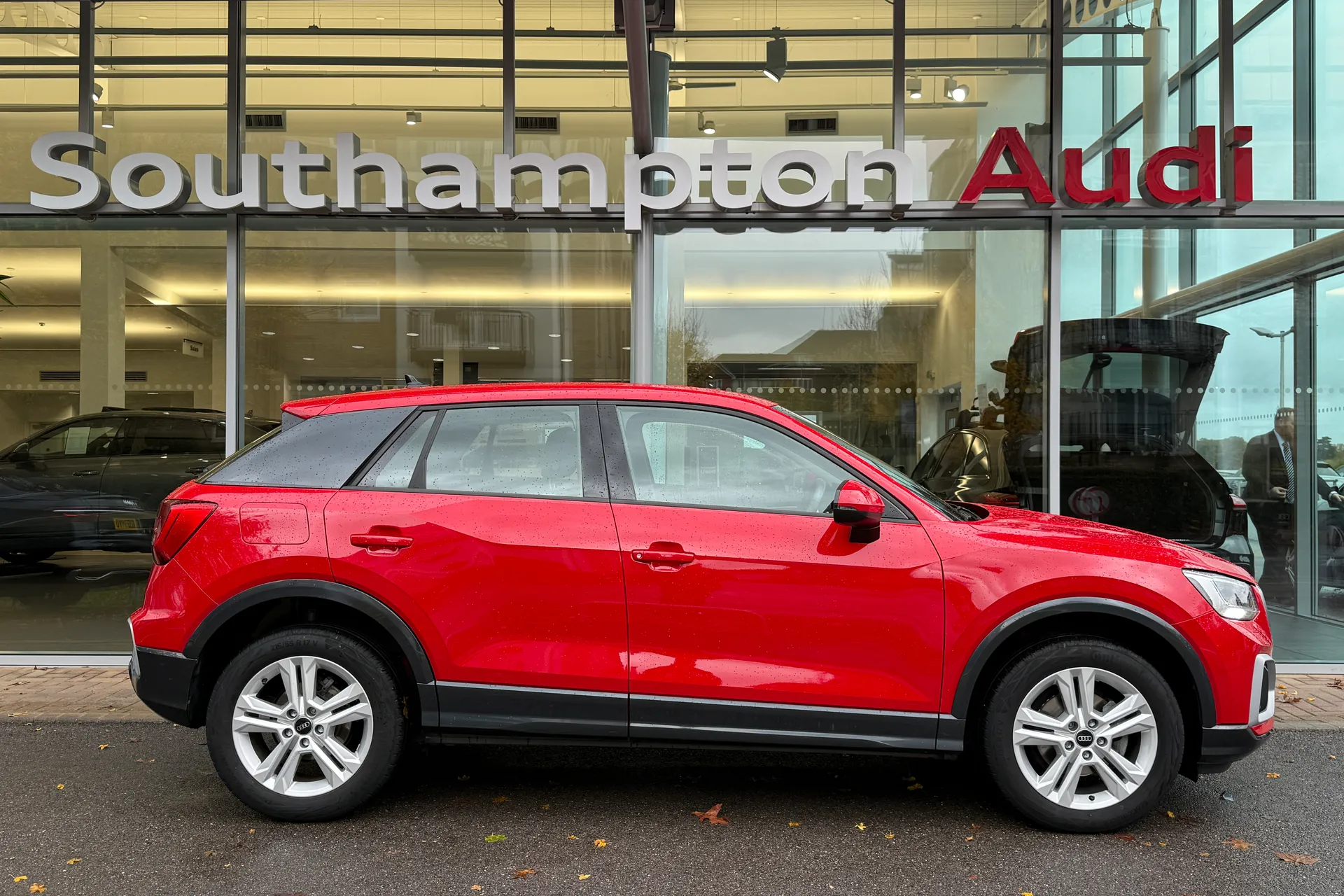 Audi Q2 thumbnail image number 2