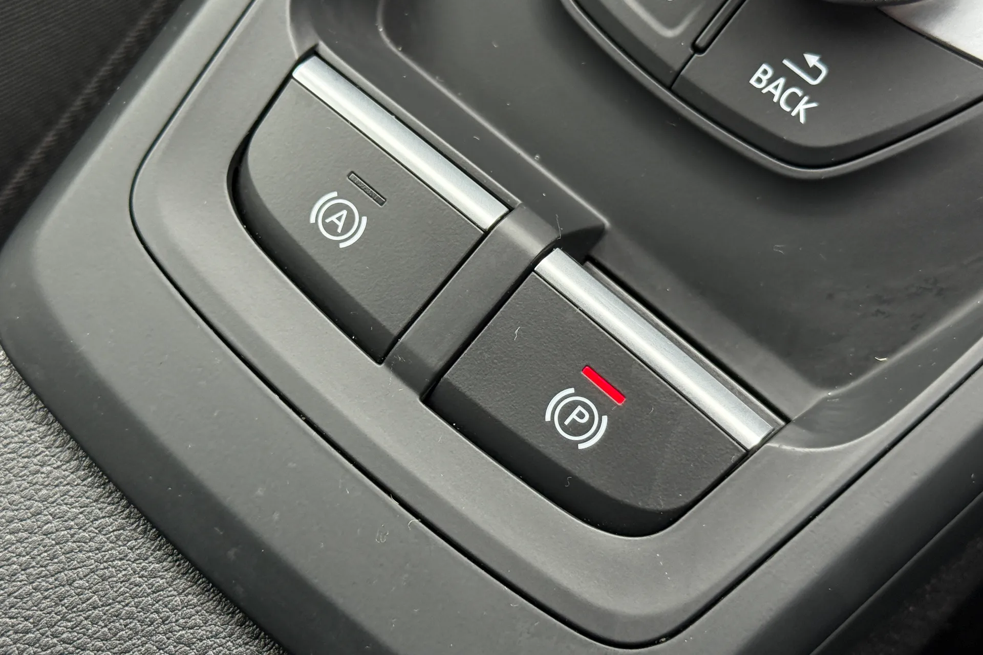 Audi Q2 thumbnail image number 23