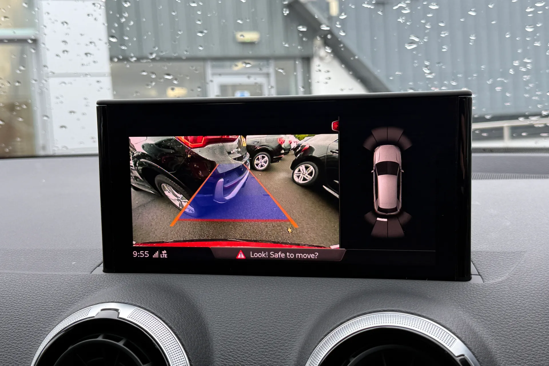 Audi Q2 thumbnail image number 4