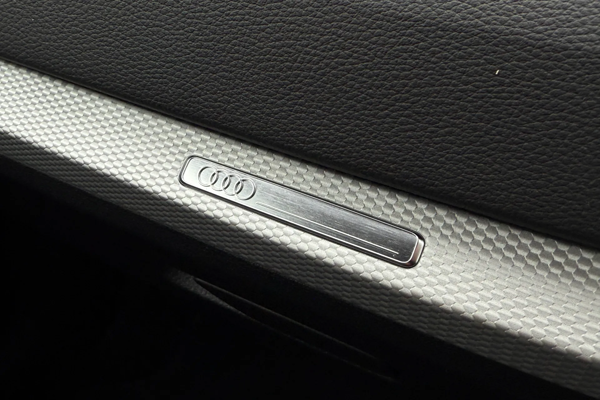 Audi Q2 thumbnail image number 26