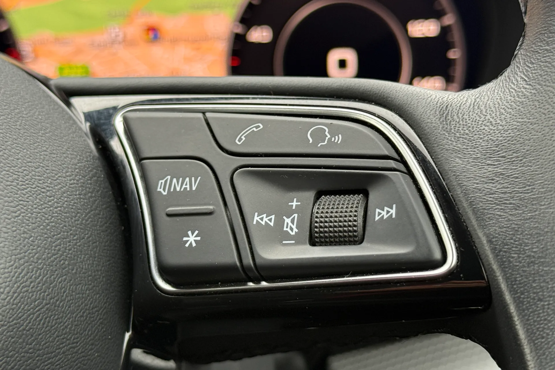 Audi Q2 thumbnail image number 14