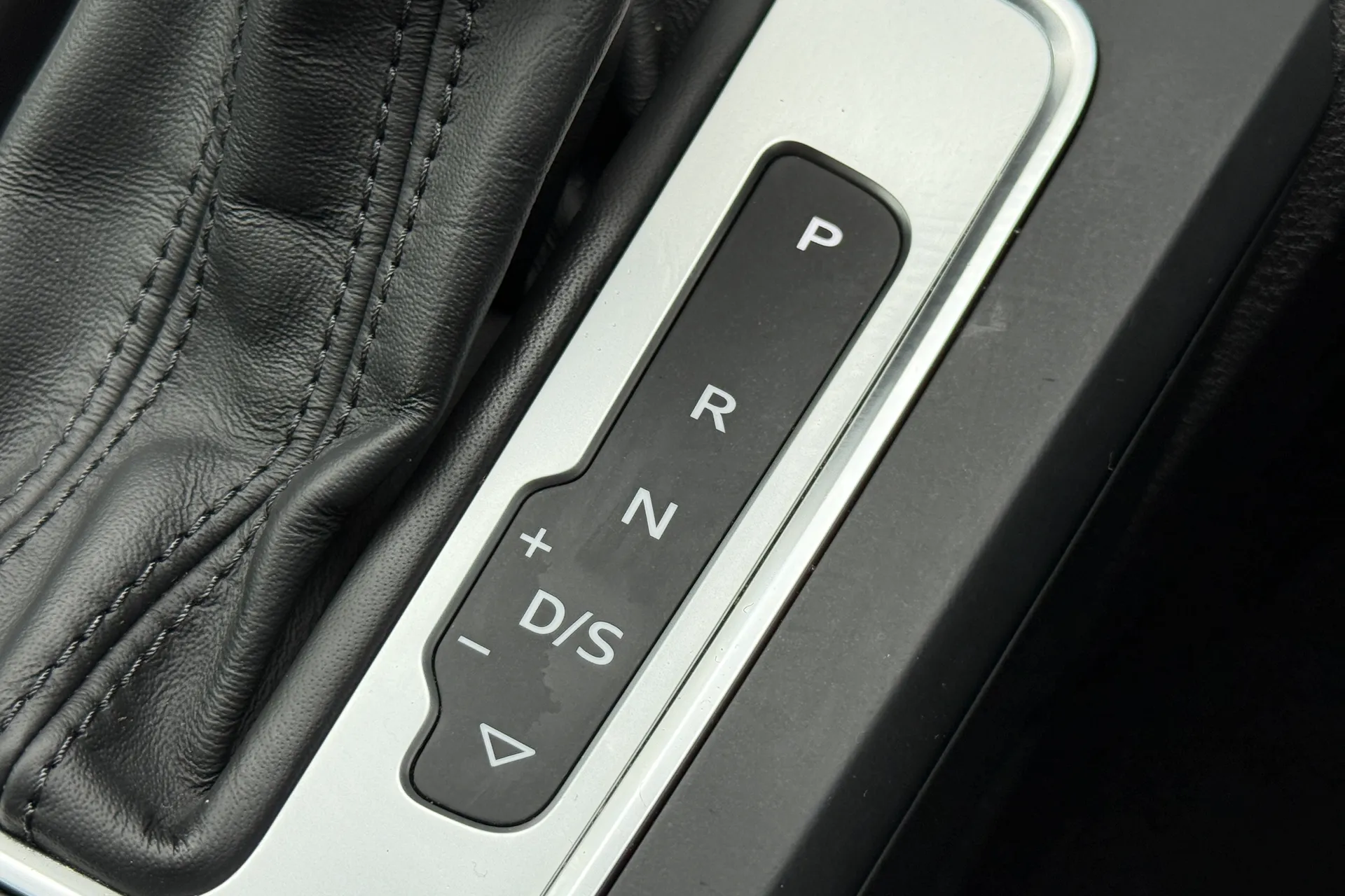 Audi Q2 thumbnail image number 22