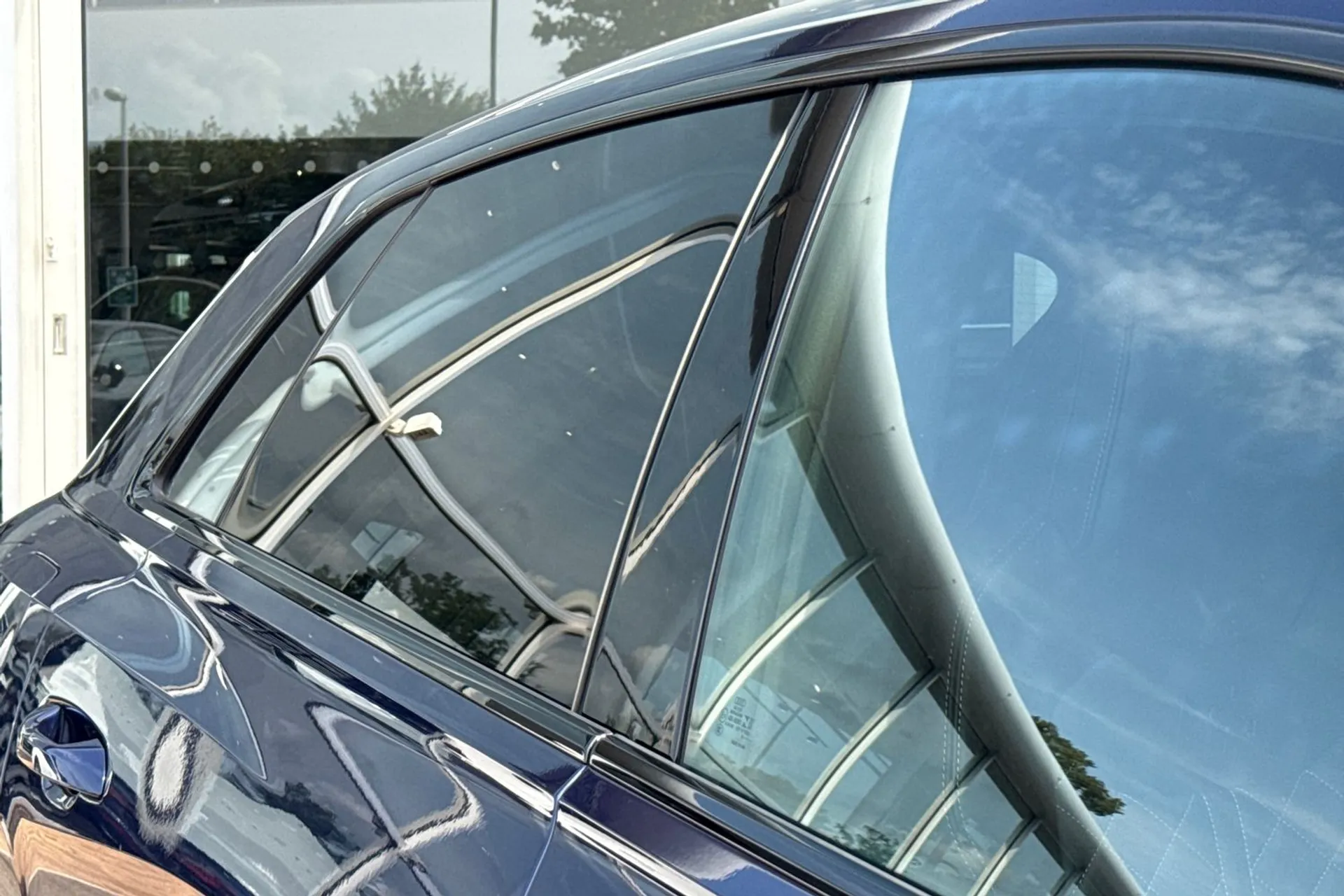 Audi Q8 thumbnail image number 14