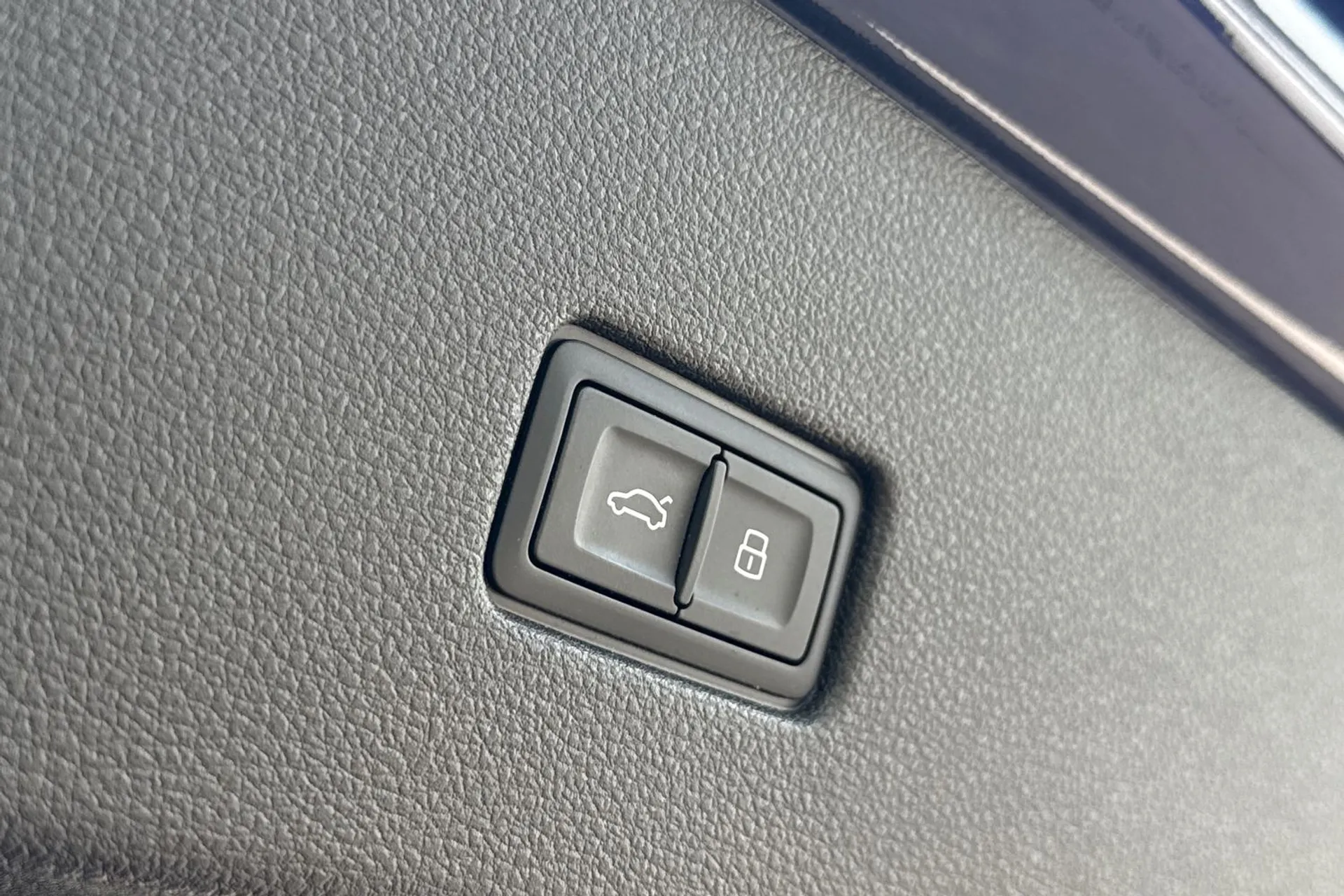 Audi Q8 thumbnail image number 20