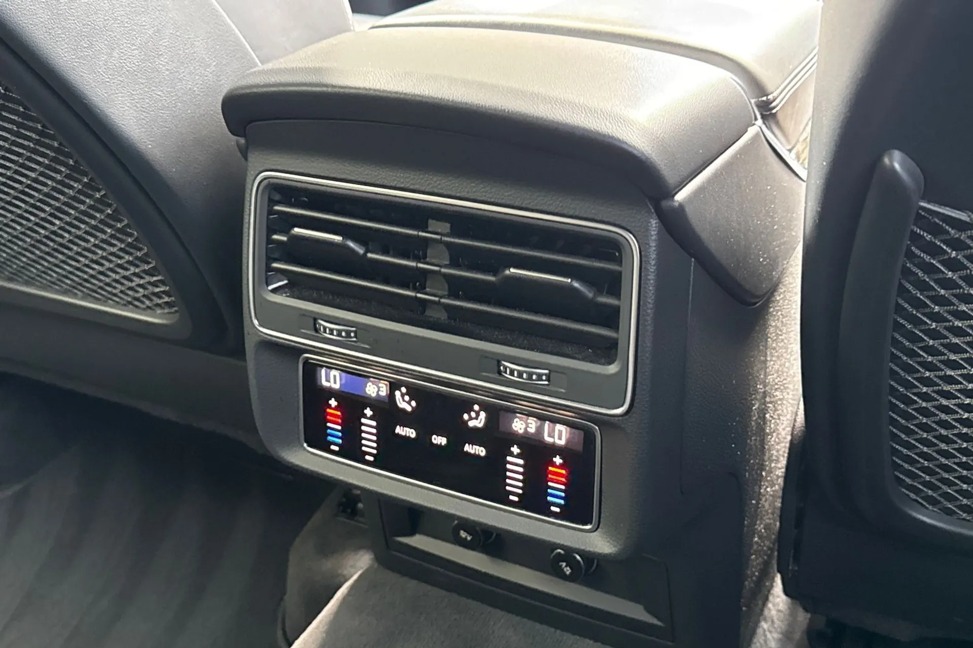 Audi Q8 thumbnail image number 47