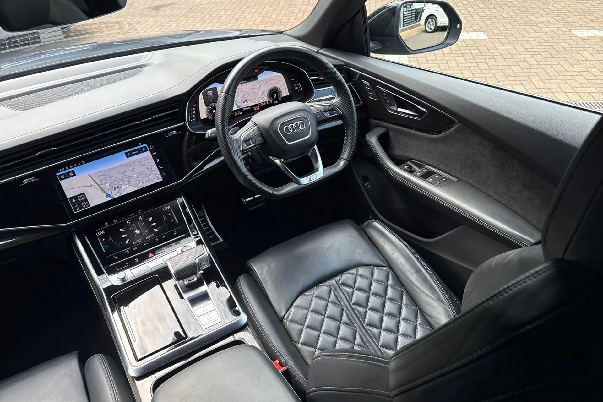 Audi Q8 thumbnail image number 33