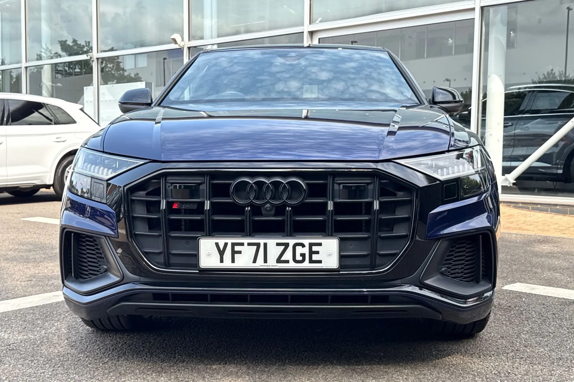 Audi Q8 thumbnail image number 12