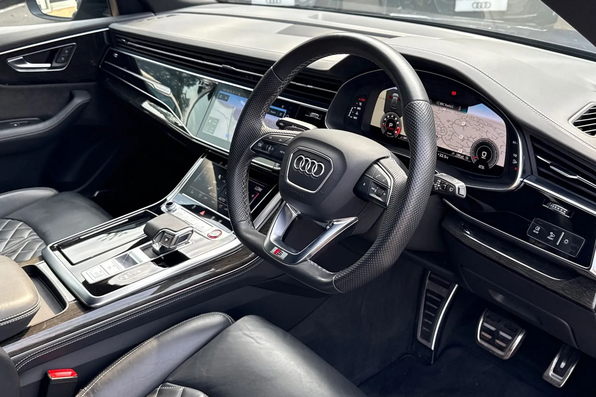 Audi Q8 thumbnail image number 26