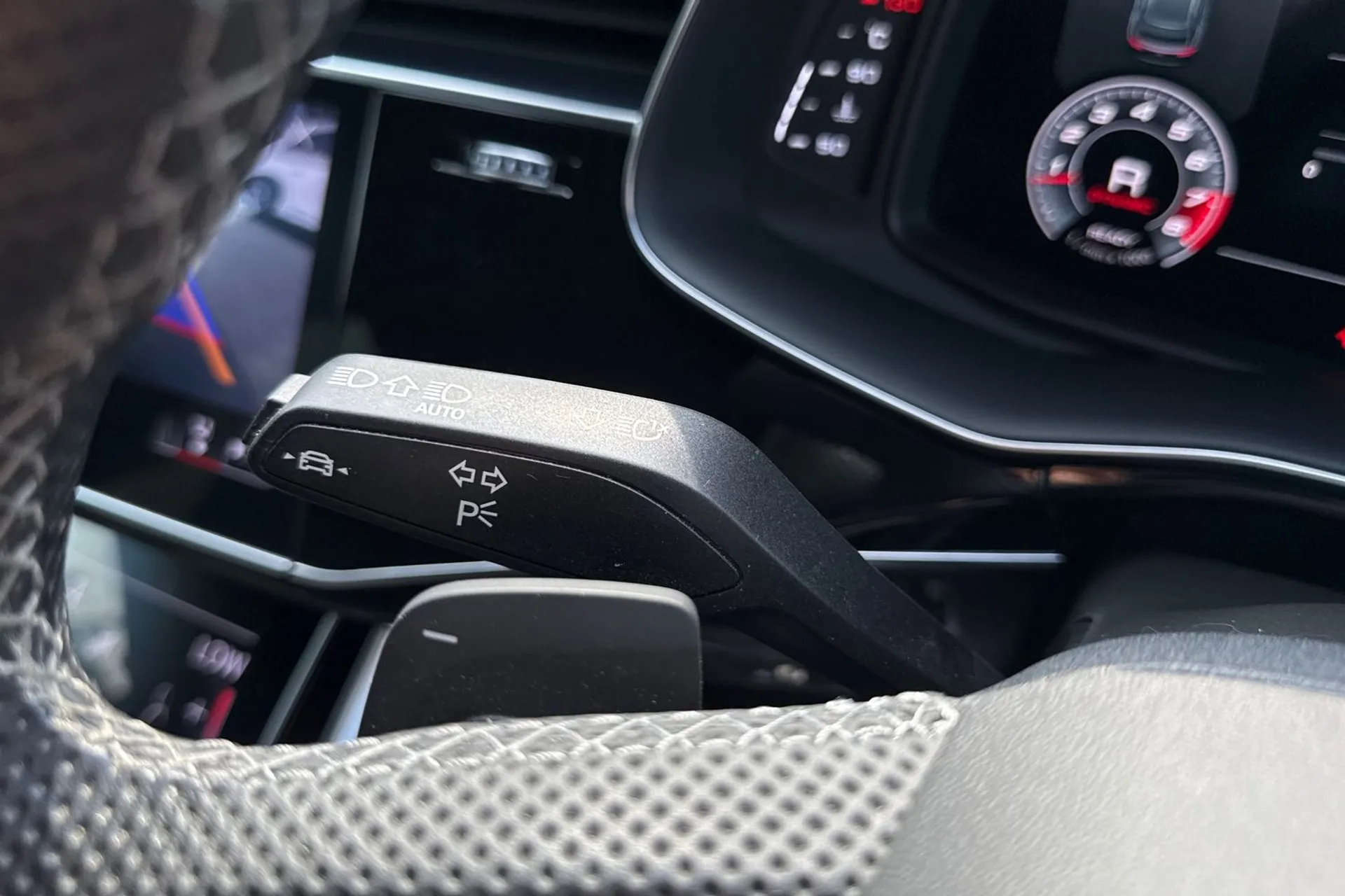 Audi Q8 thumbnail image number 53