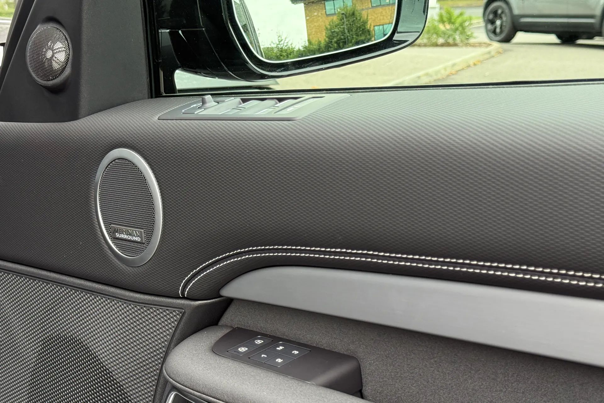 LAND ROVER DISCOVERY thumbnail image number 30