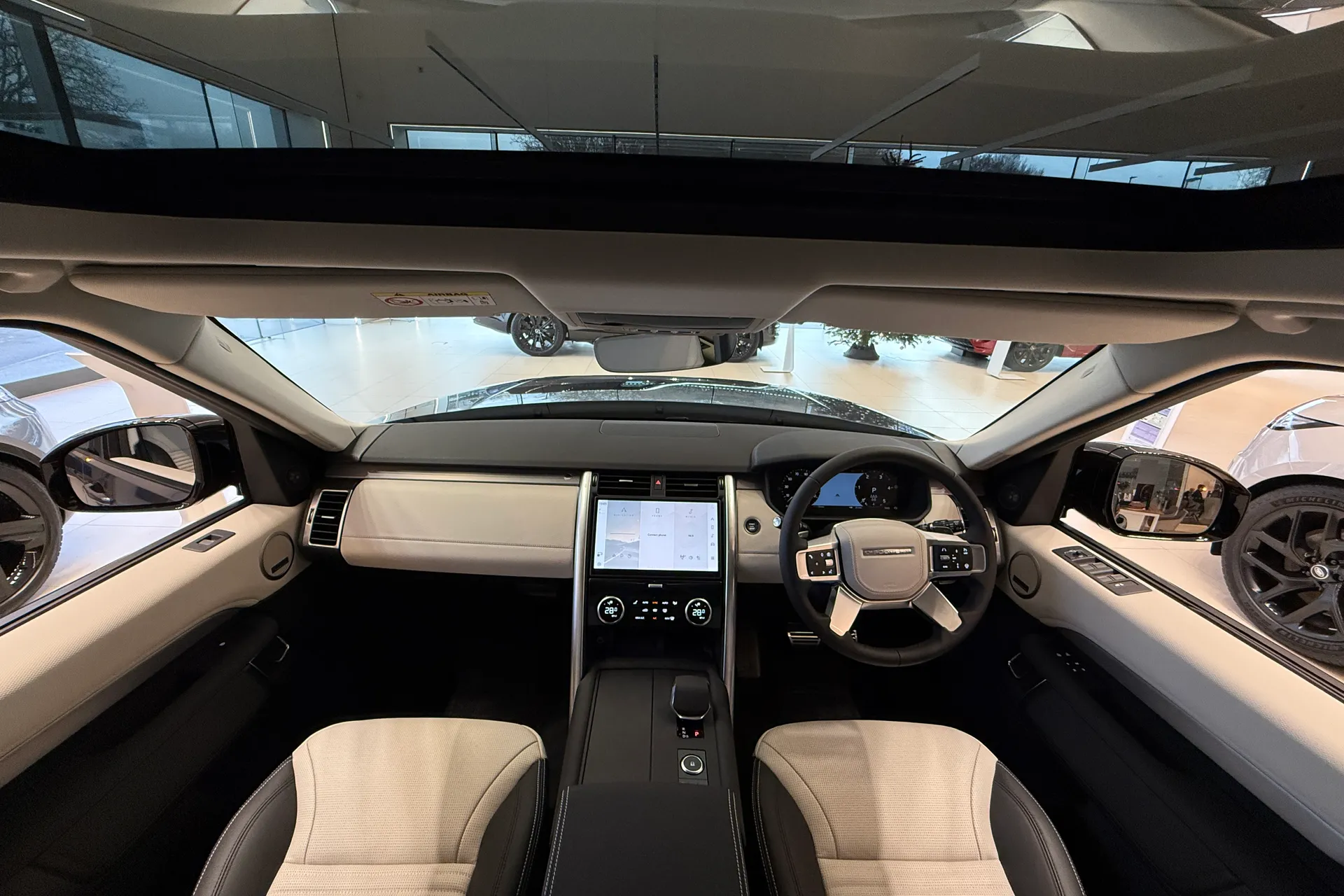 LAND ROVER DISCOVERY thumbnail image number 3