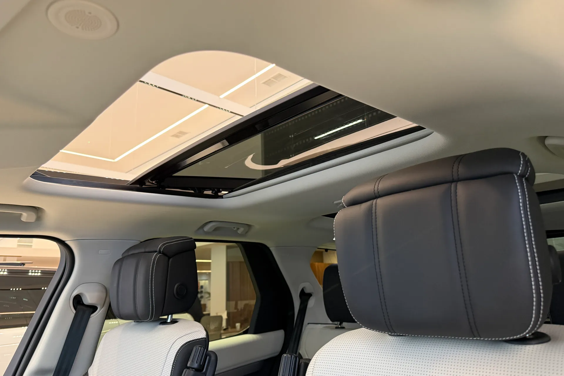 LAND ROVER DISCOVERY thumbnail image number 5