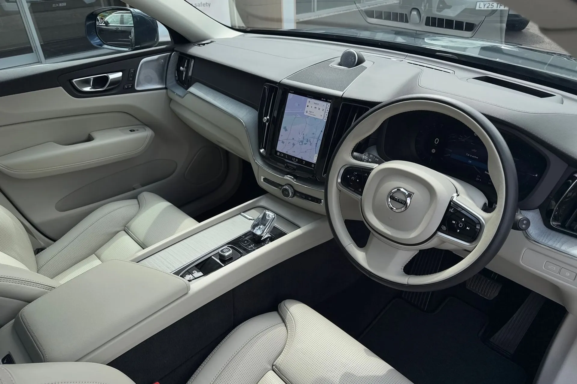 Volvo XC60 thumbnail image number 5