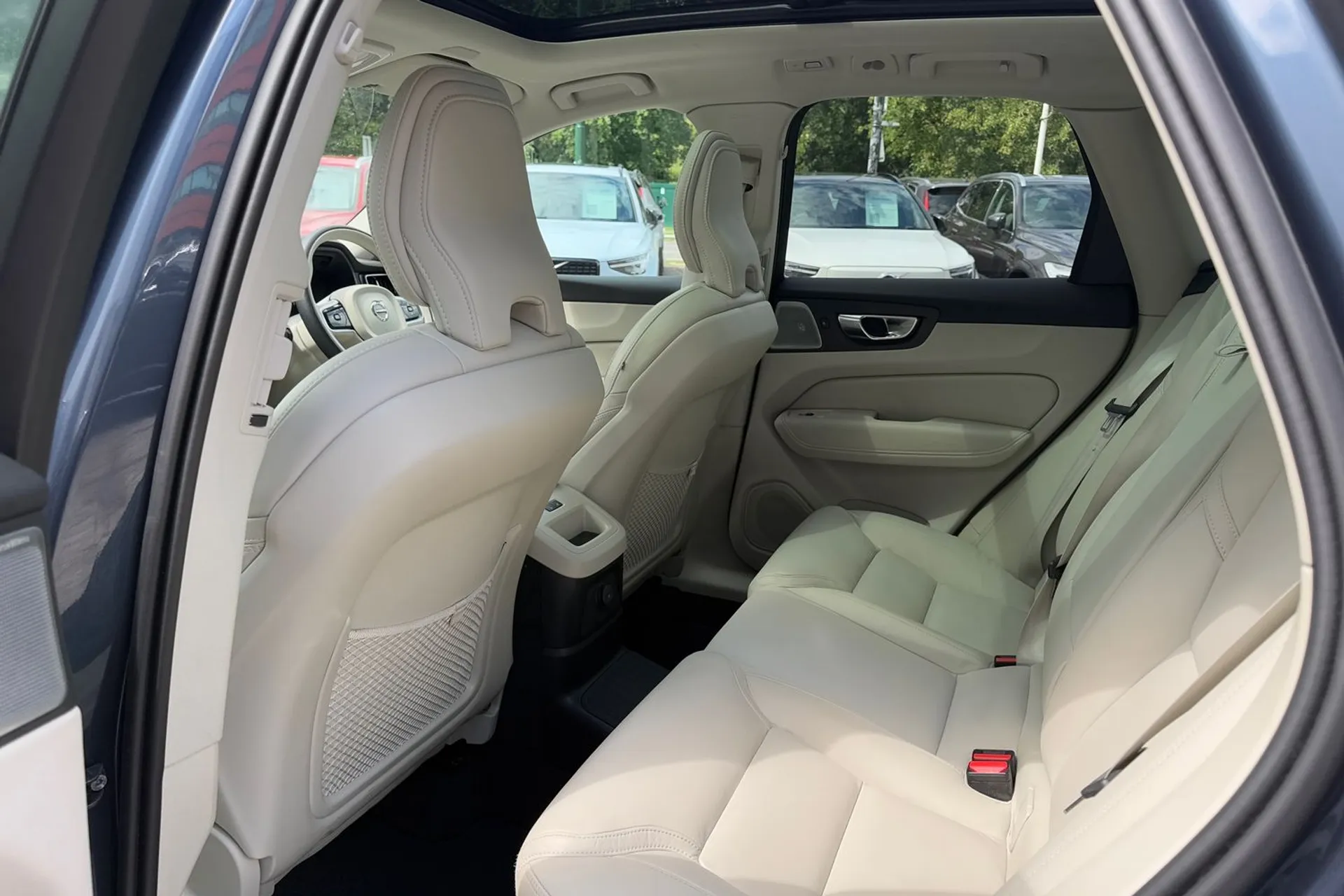Volvo XC60 thumbnail image number 29