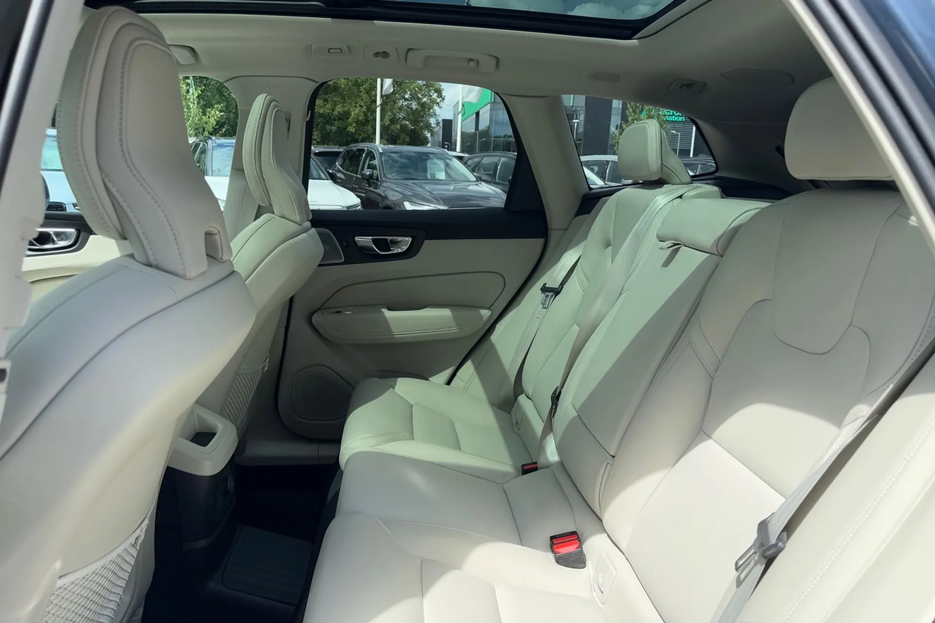 Volvo XC60 thumbnail image number 30