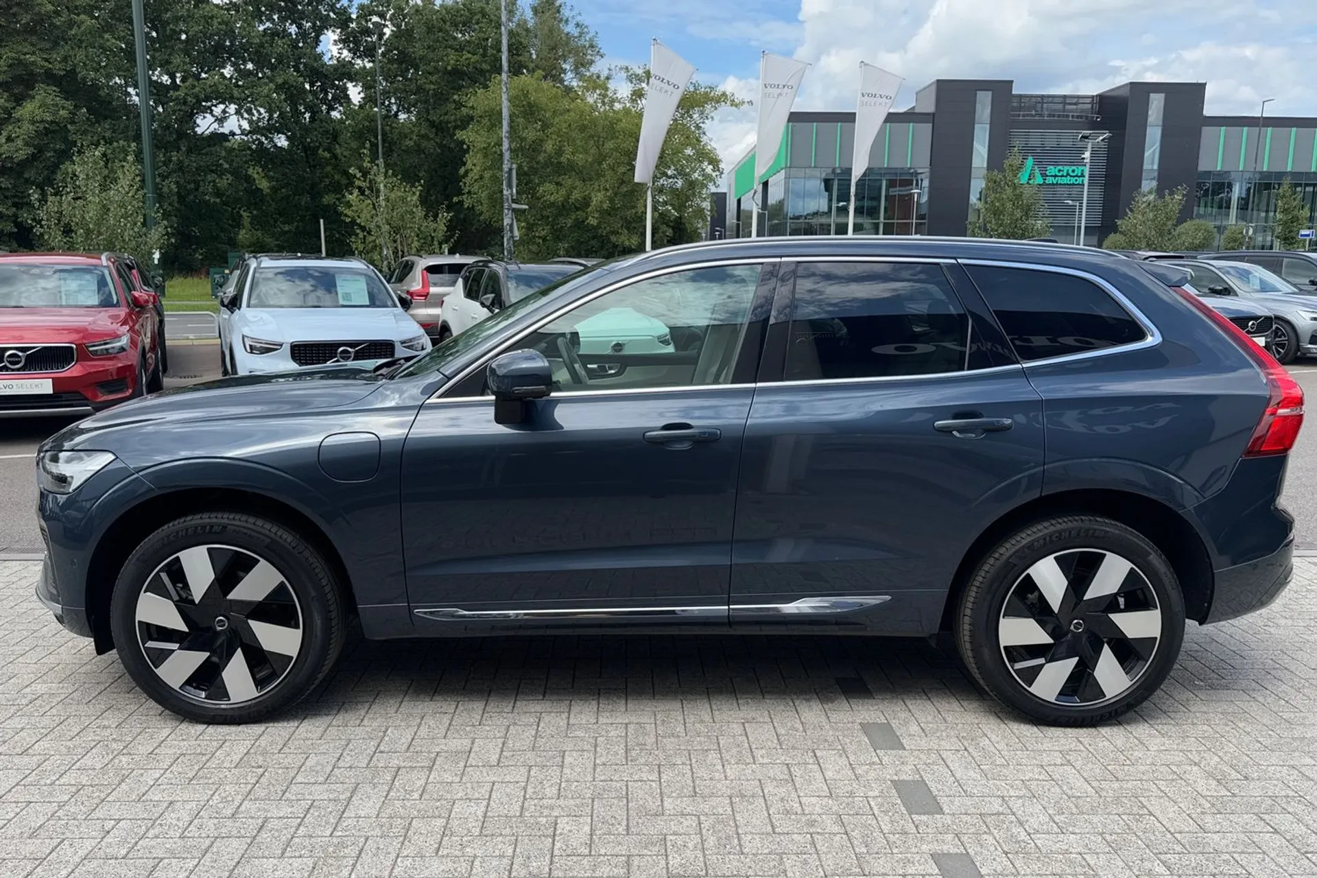Volvo XC60 thumbnail image number 10