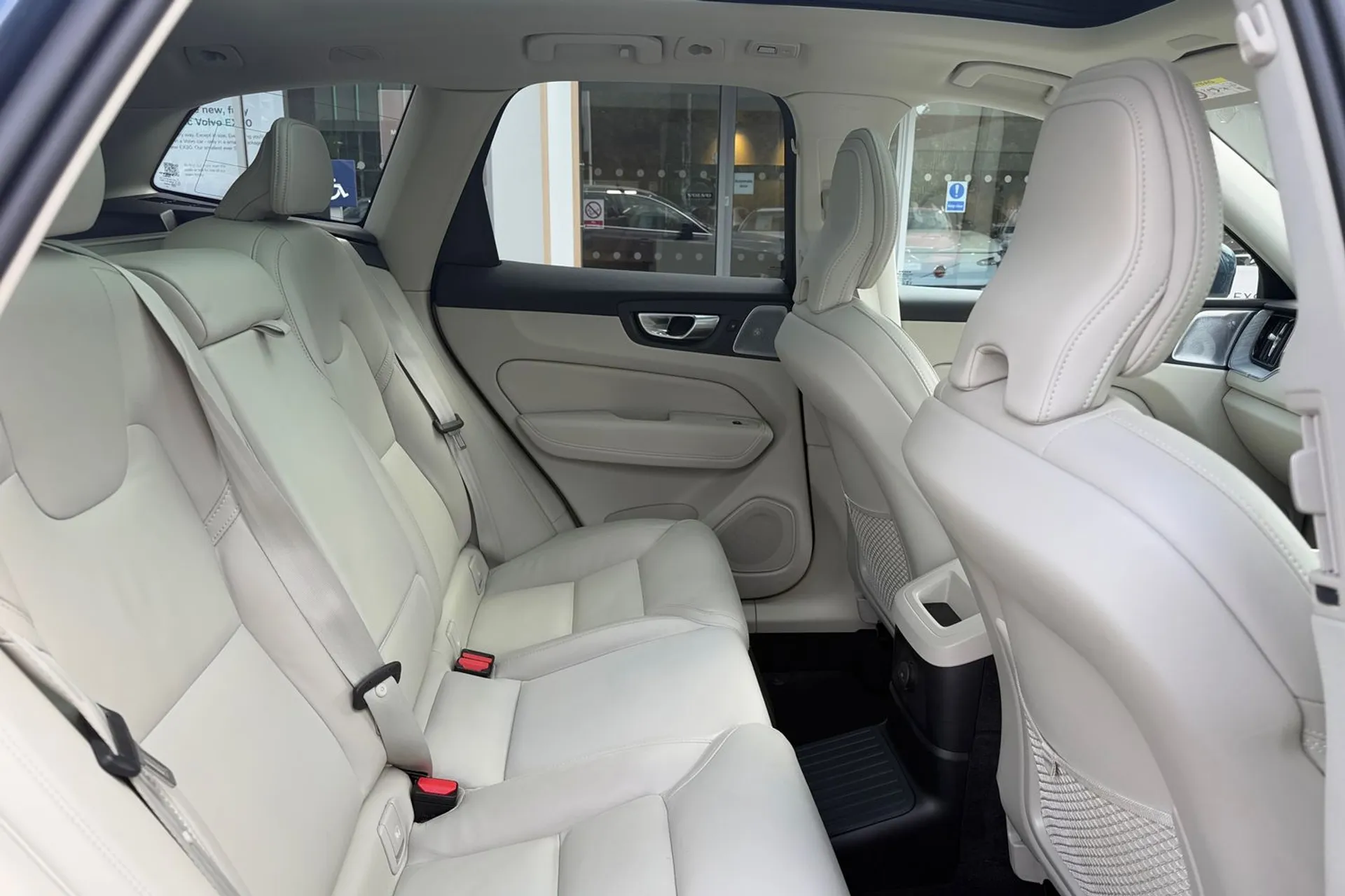 Volvo XC60 thumbnail image number 22