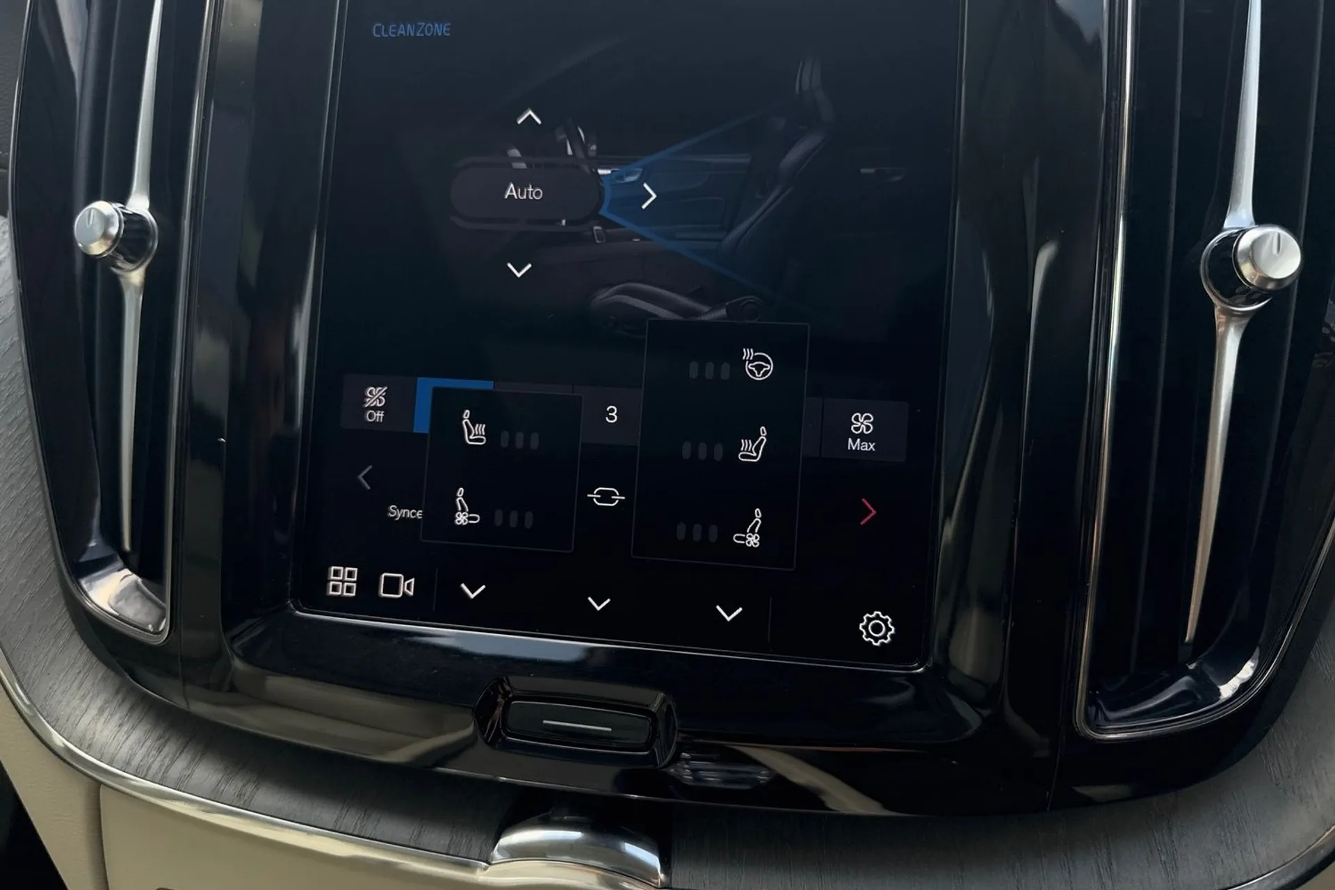Volvo XC60 thumbnail image number 40