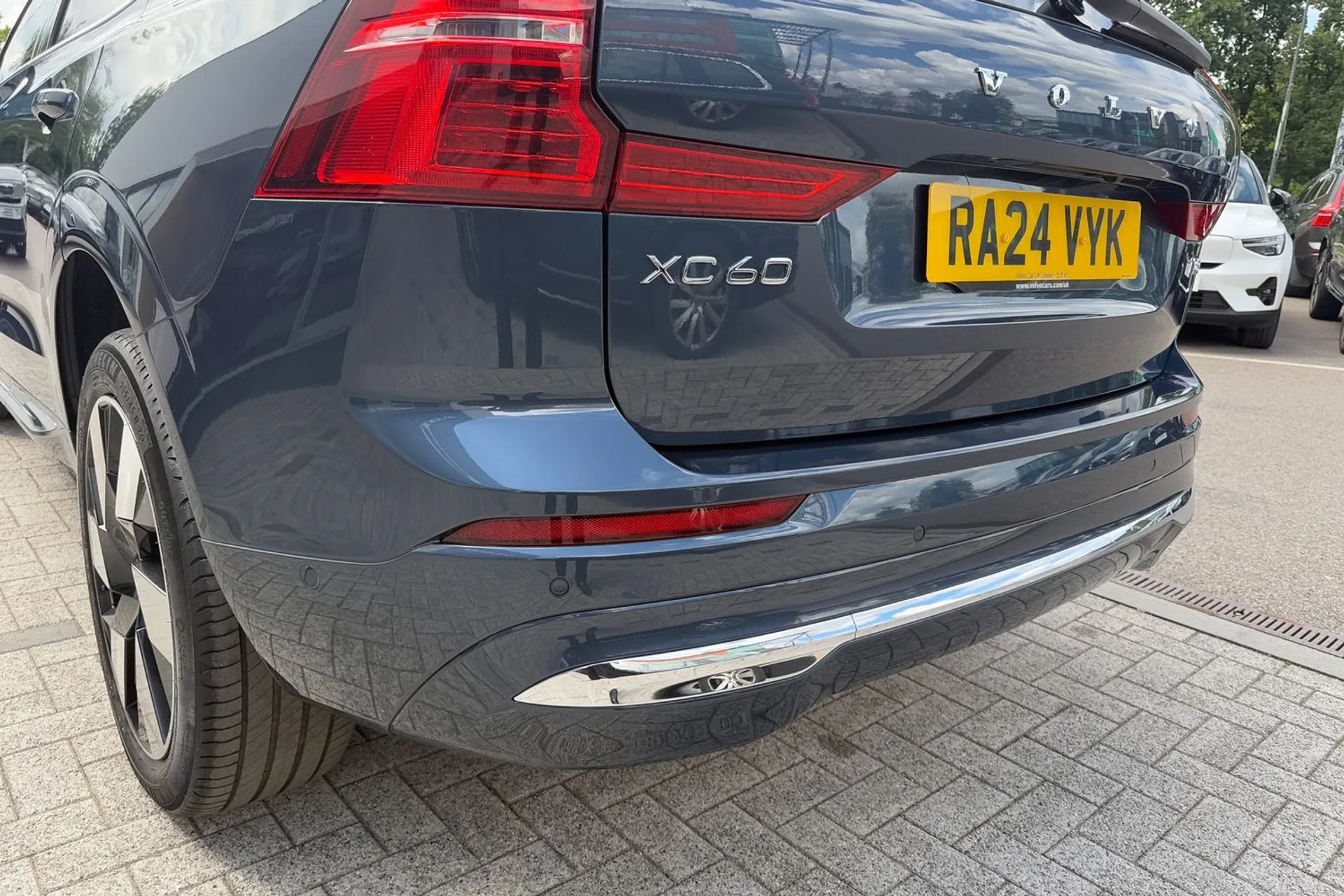 Volvo XC60 thumbnail image number 17