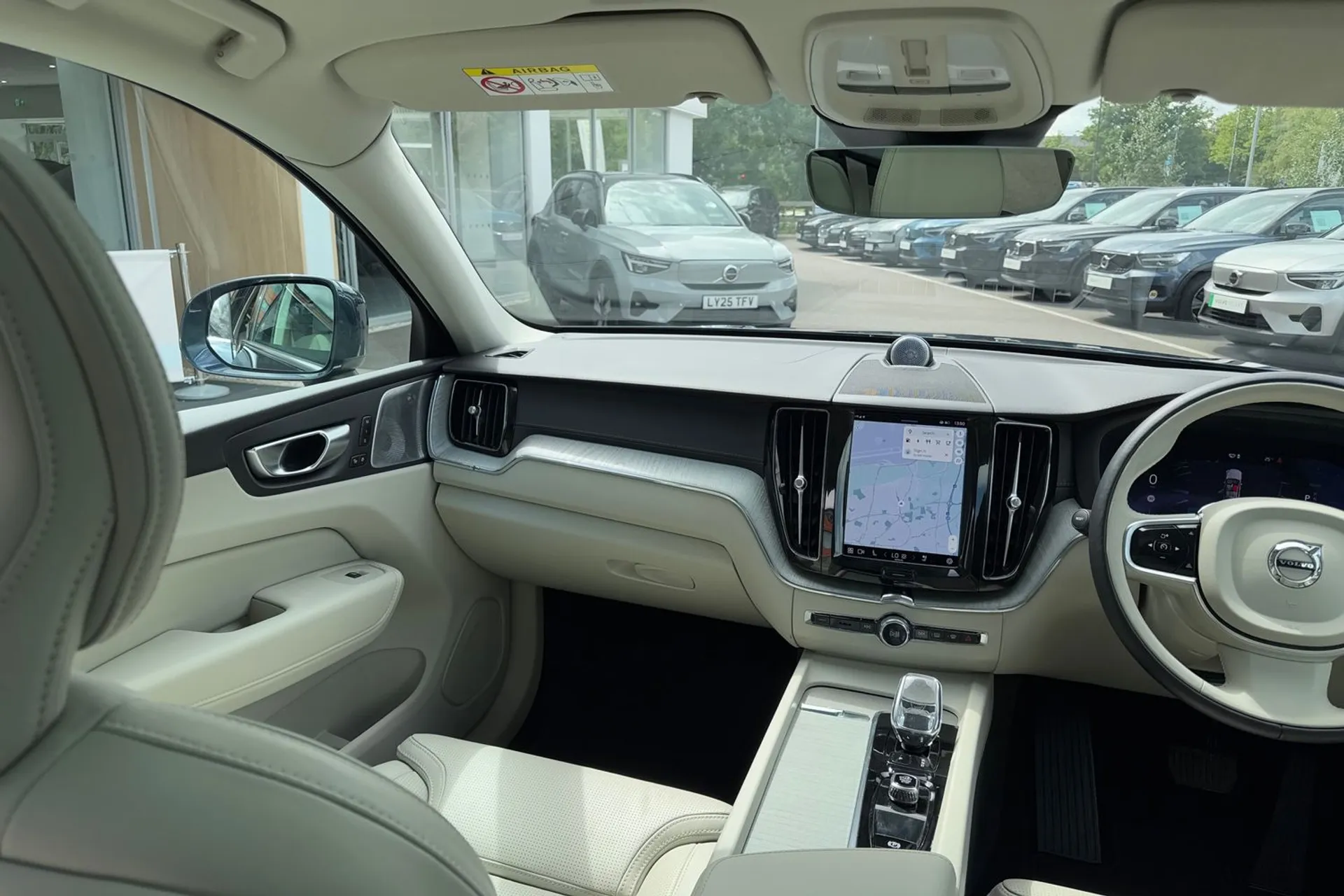 Volvo XC60 thumbnail image number 31