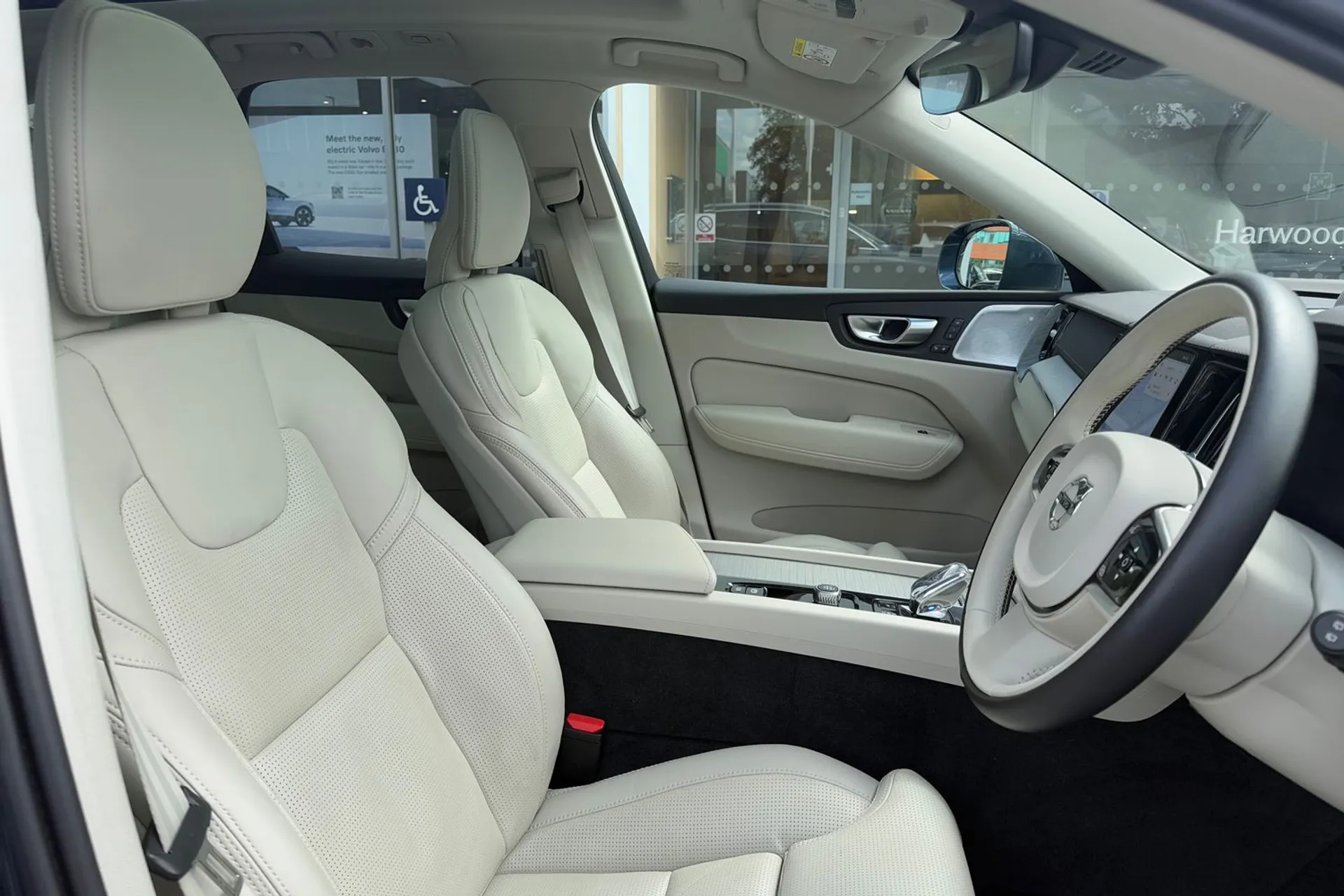 Volvo XC60 thumbnail image number 25