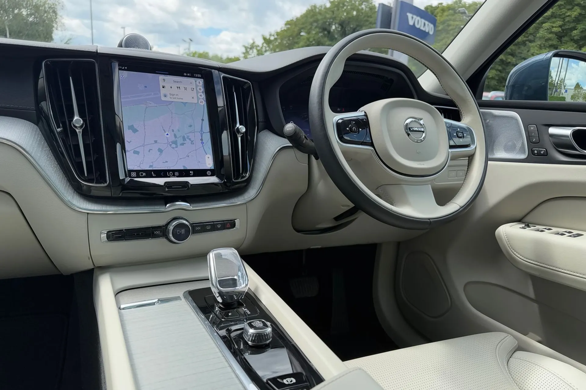 Volvo XC60 thumbnail image number 34