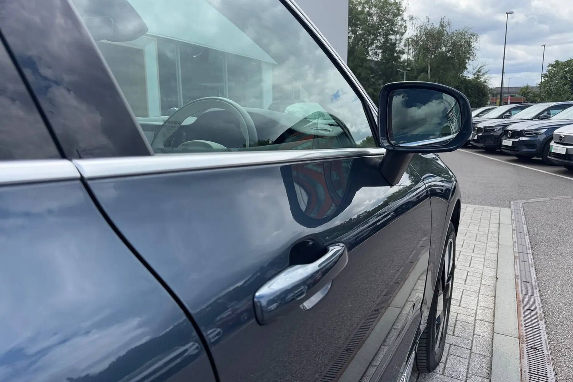 Volvo XC60 thumbnail image number 16