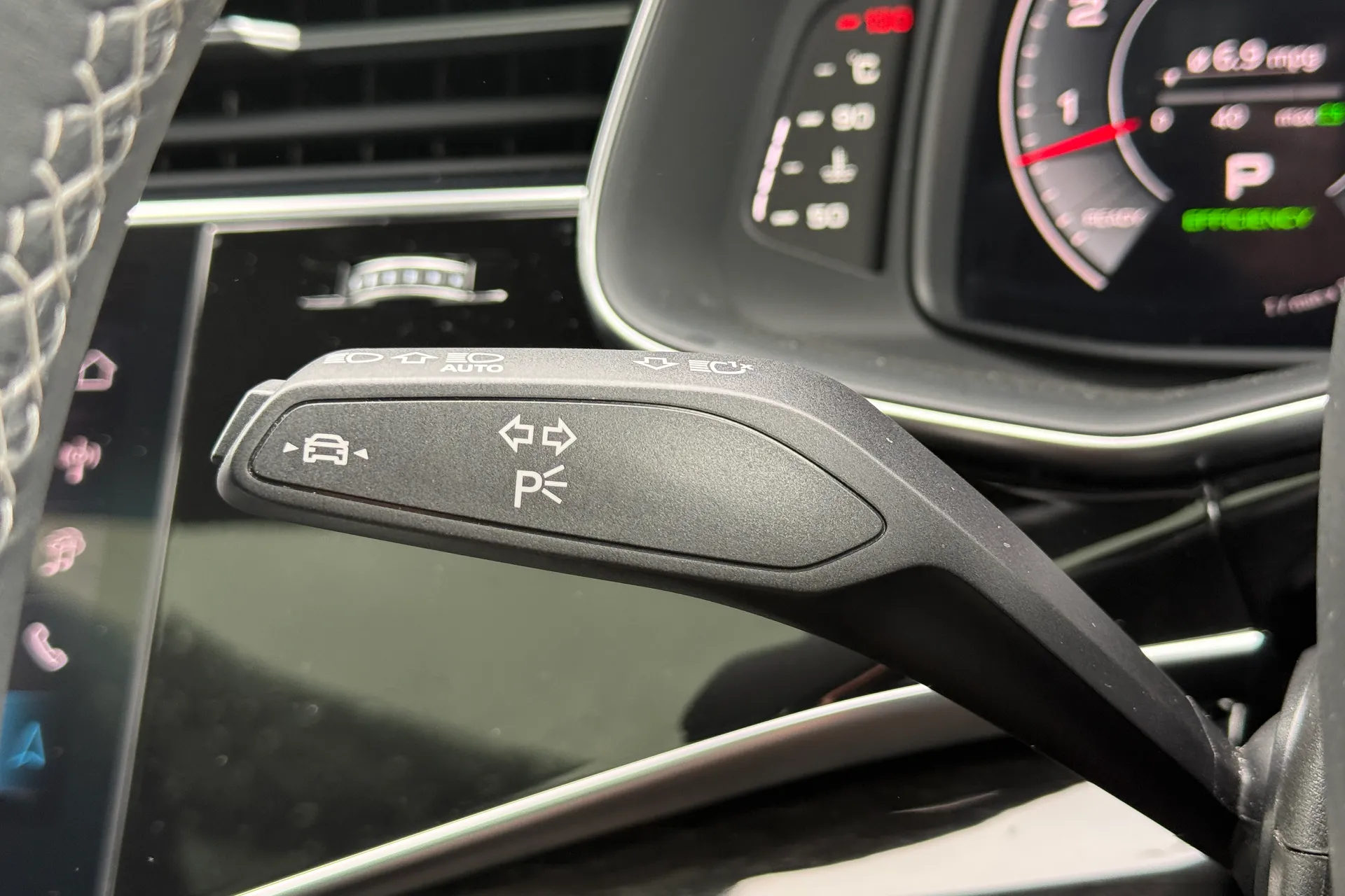 Audi Q7 thumbnail image number 20