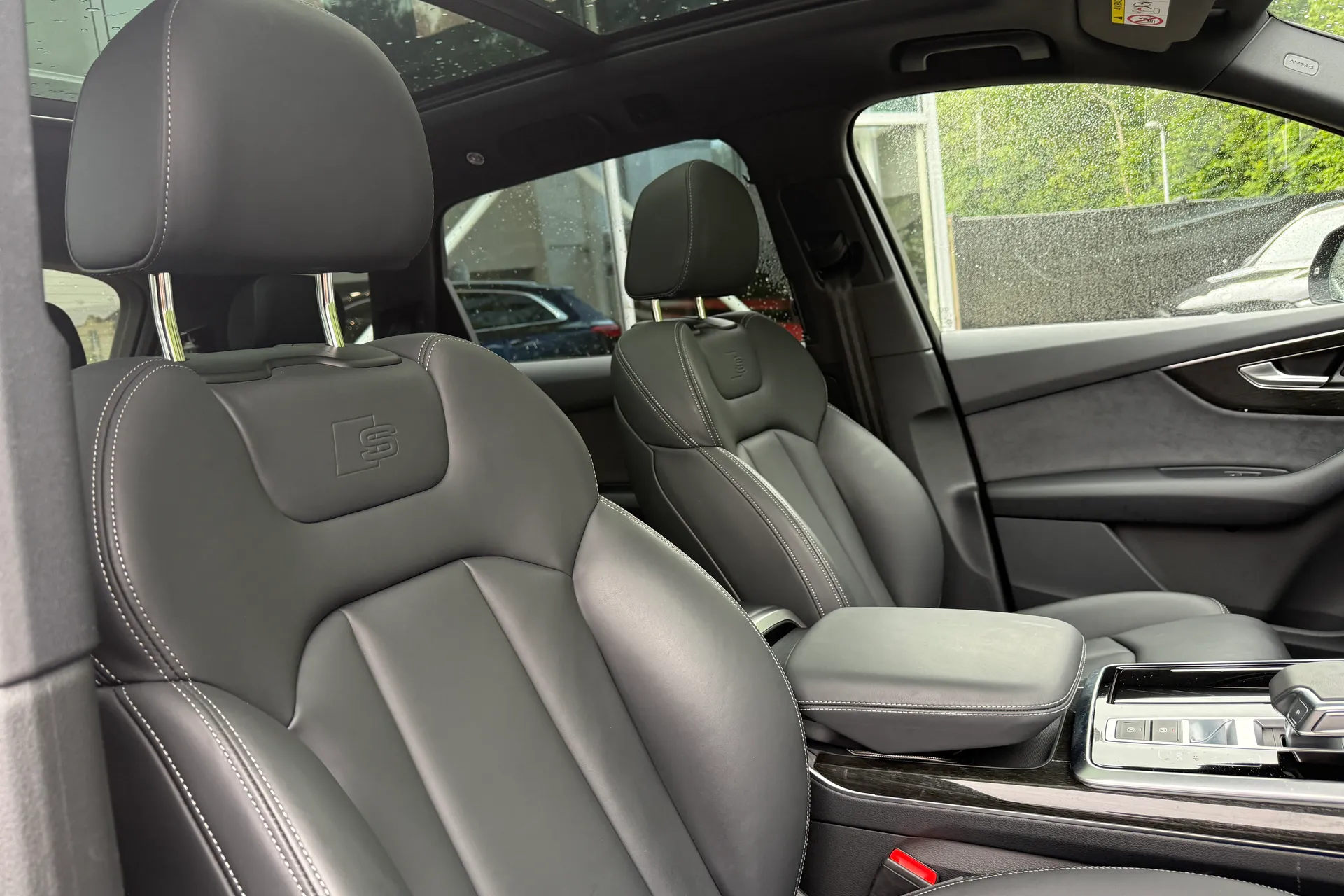 Audi Q7 thumbnail image number 30