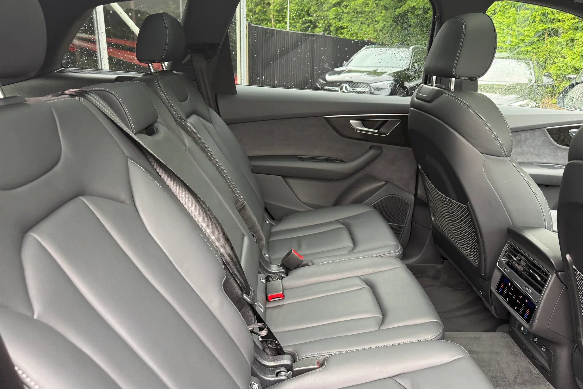 Audi Q7 thumbnail image number 37