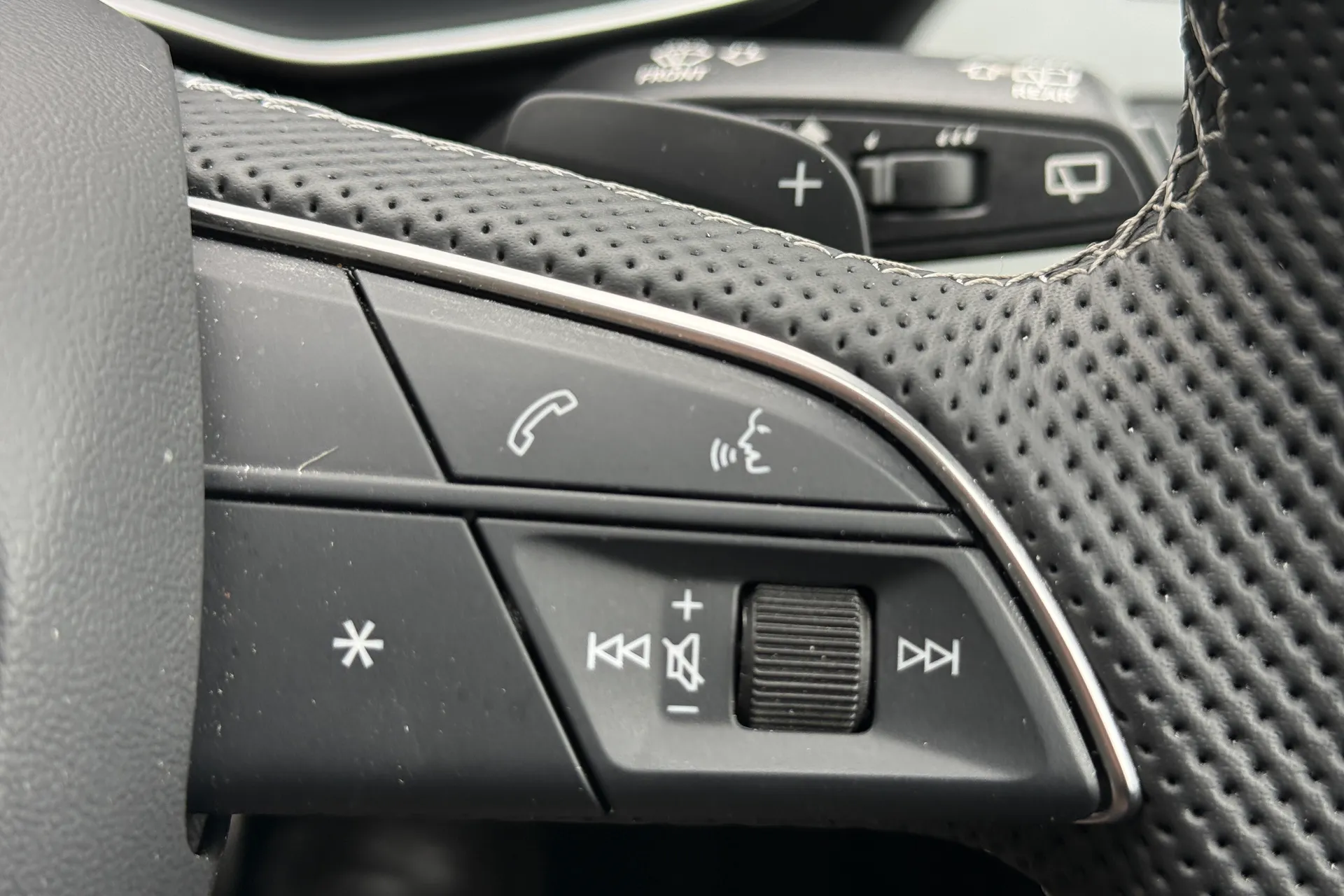 Audi Q7 thumbnail image number 27