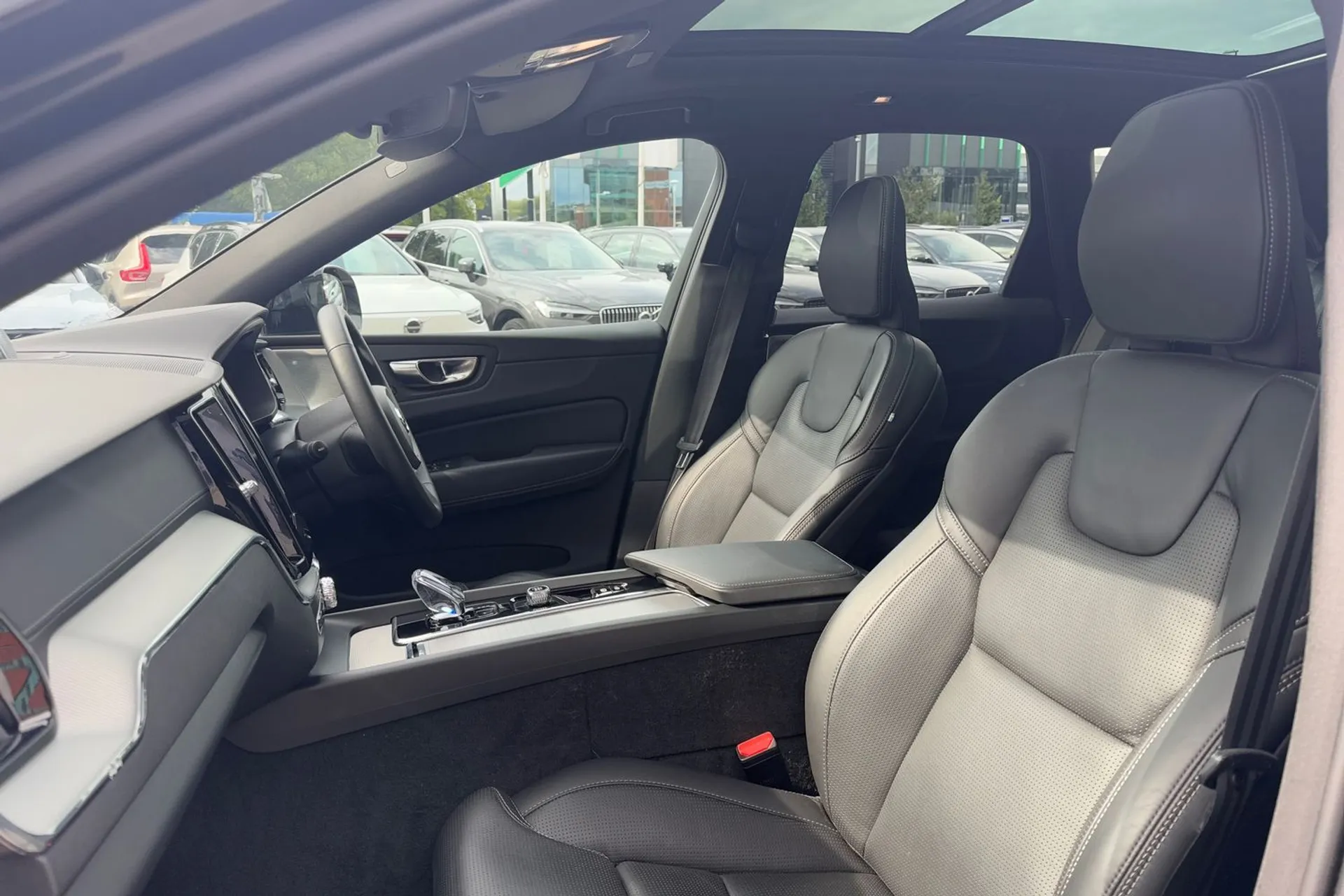 Volvo XC60 thumbnail image number 27