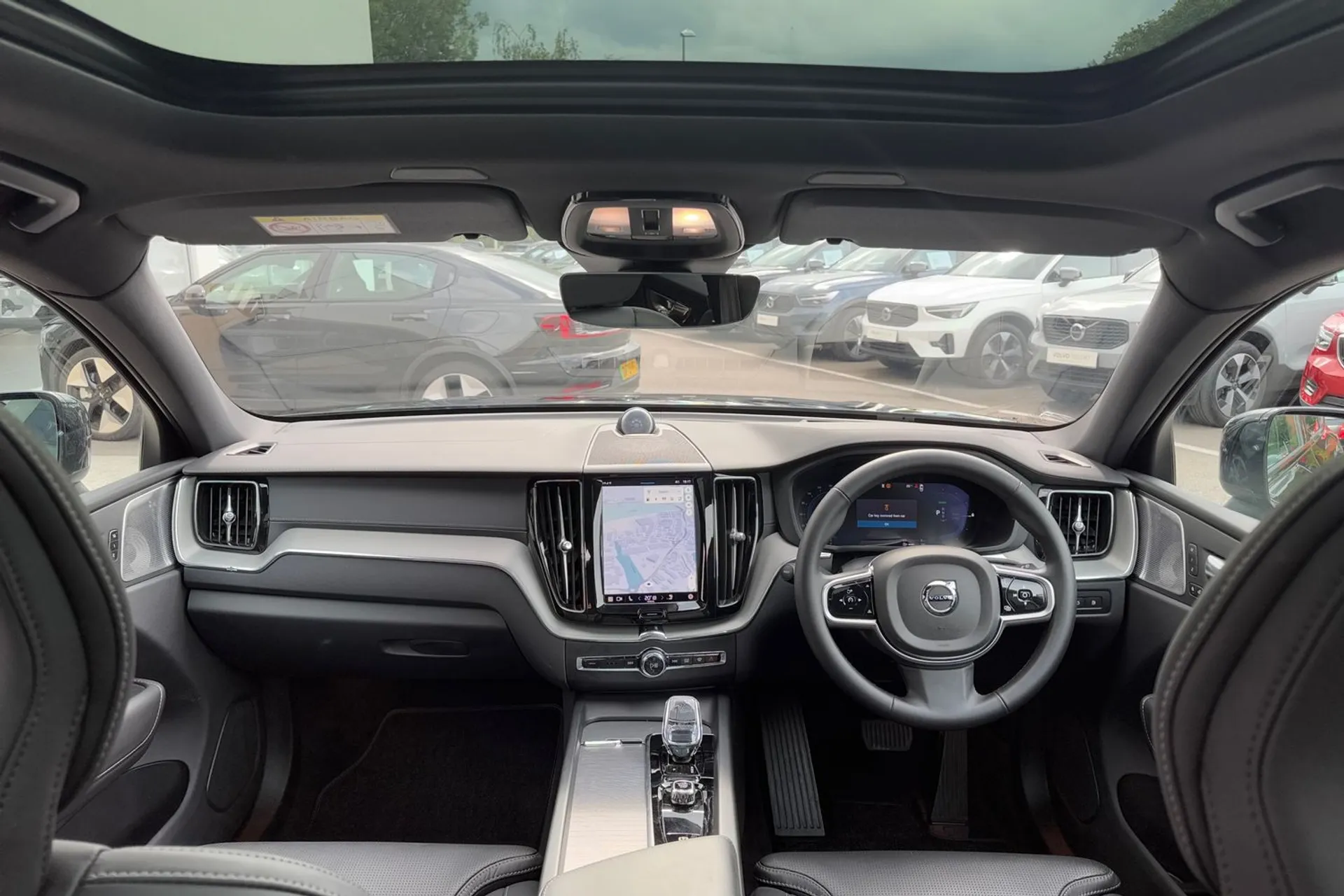 Volvo XC60 thumbnail image number 3