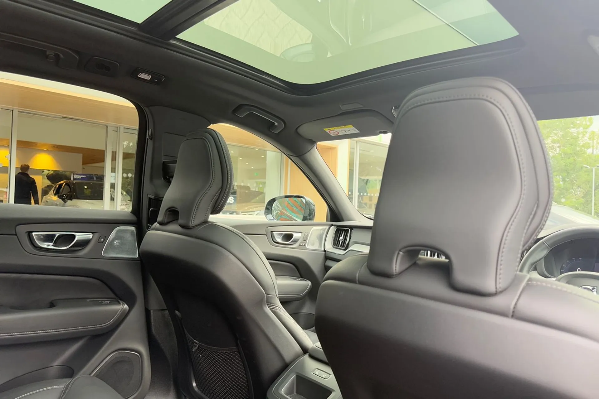Volvo XC60 thumbnail image number 23
