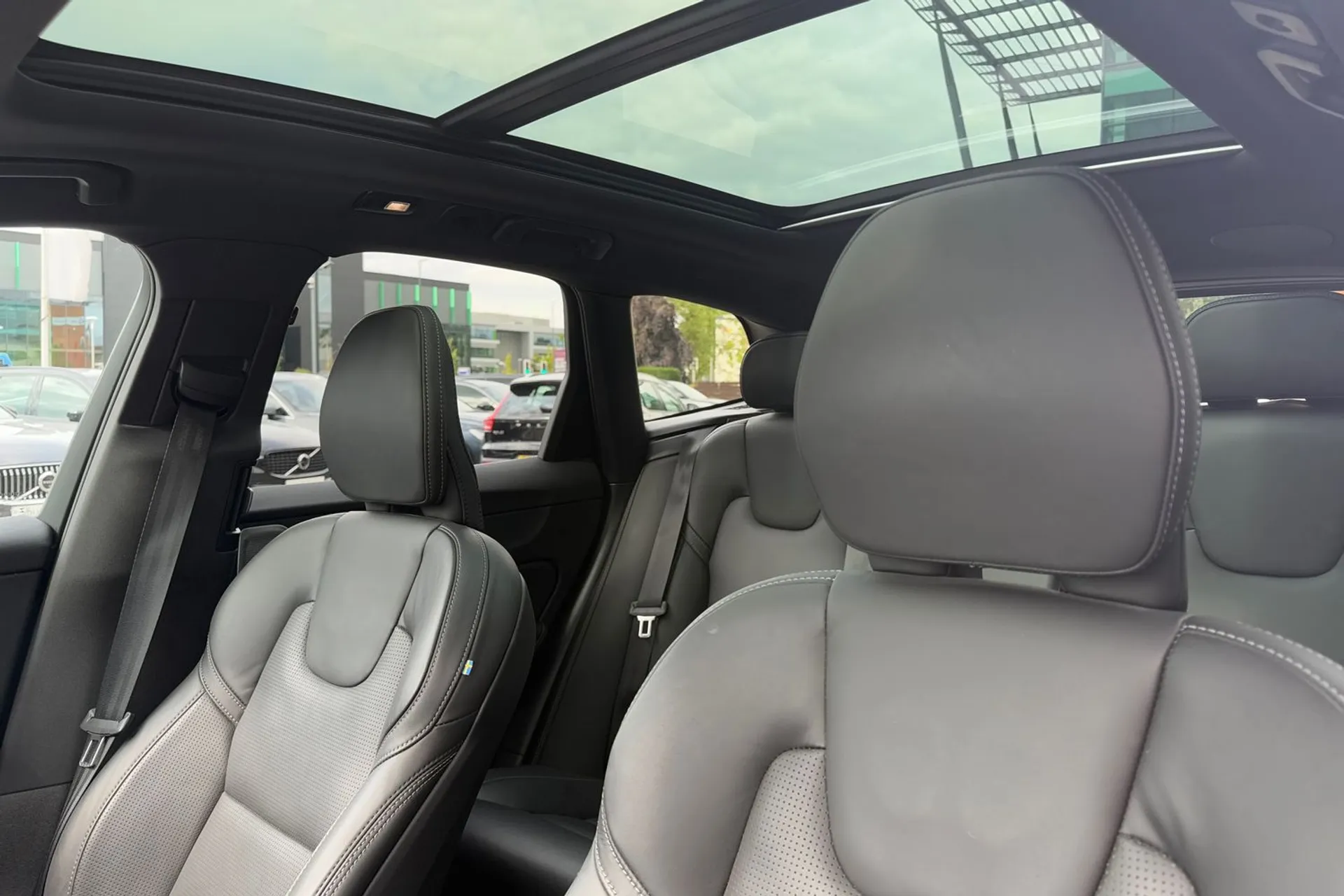 Volvo XC60 thumbnail image number 28