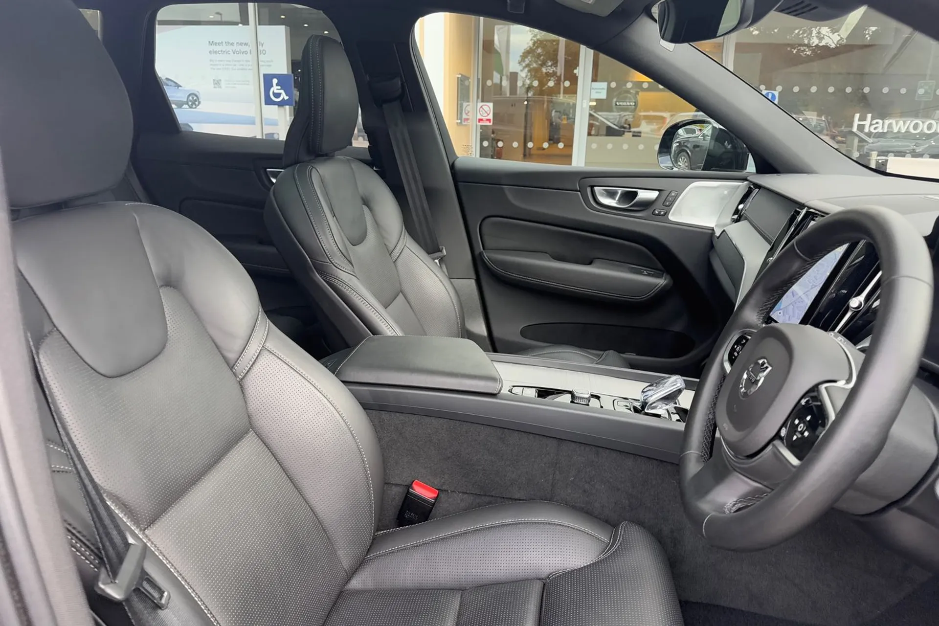 Volvo XC60 thumbnail image number 25