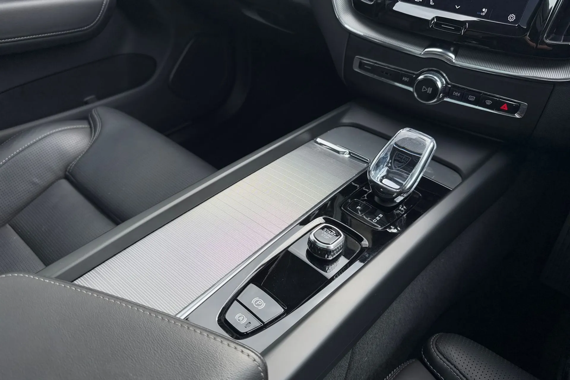 Volvo XC60 thumbnail image number 41