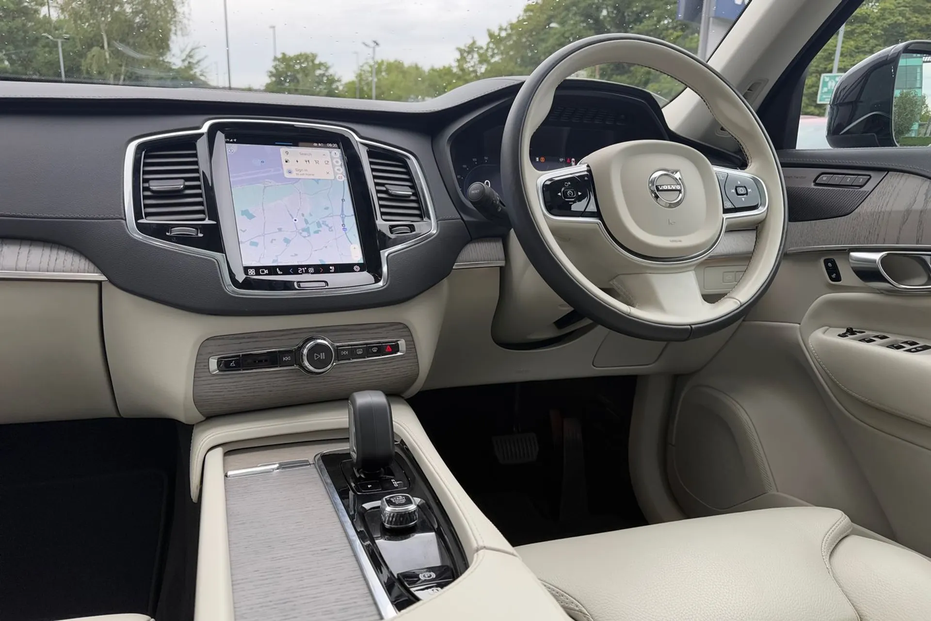 Volvo XC90 thumbnail image number 36