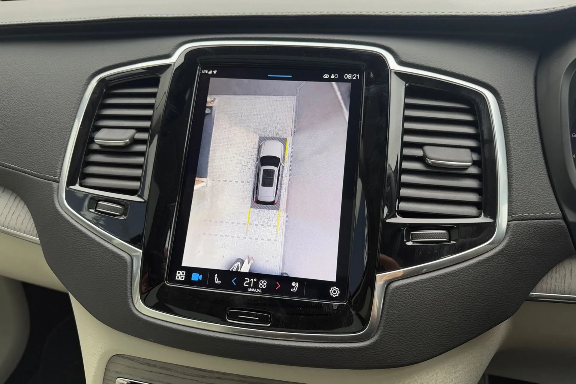 Volvo XC90 thumbnail image number 4